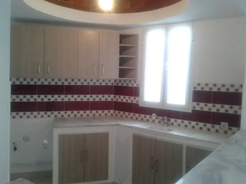  Borj cedria à louer un Appartement haut standing ; Salon + Salle de séjour +3 pièces + 1 salles de bains 