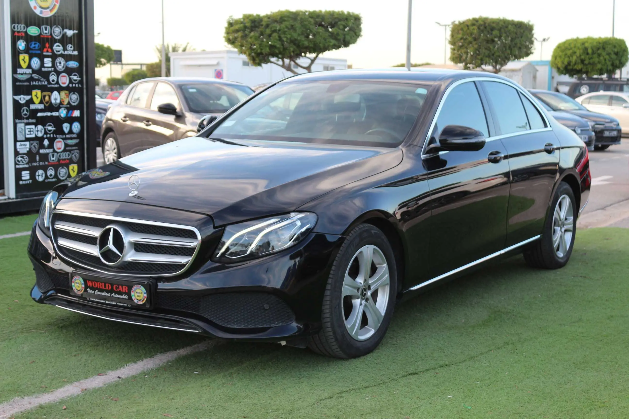  Mercedes E180 à Tunis - Photo 2