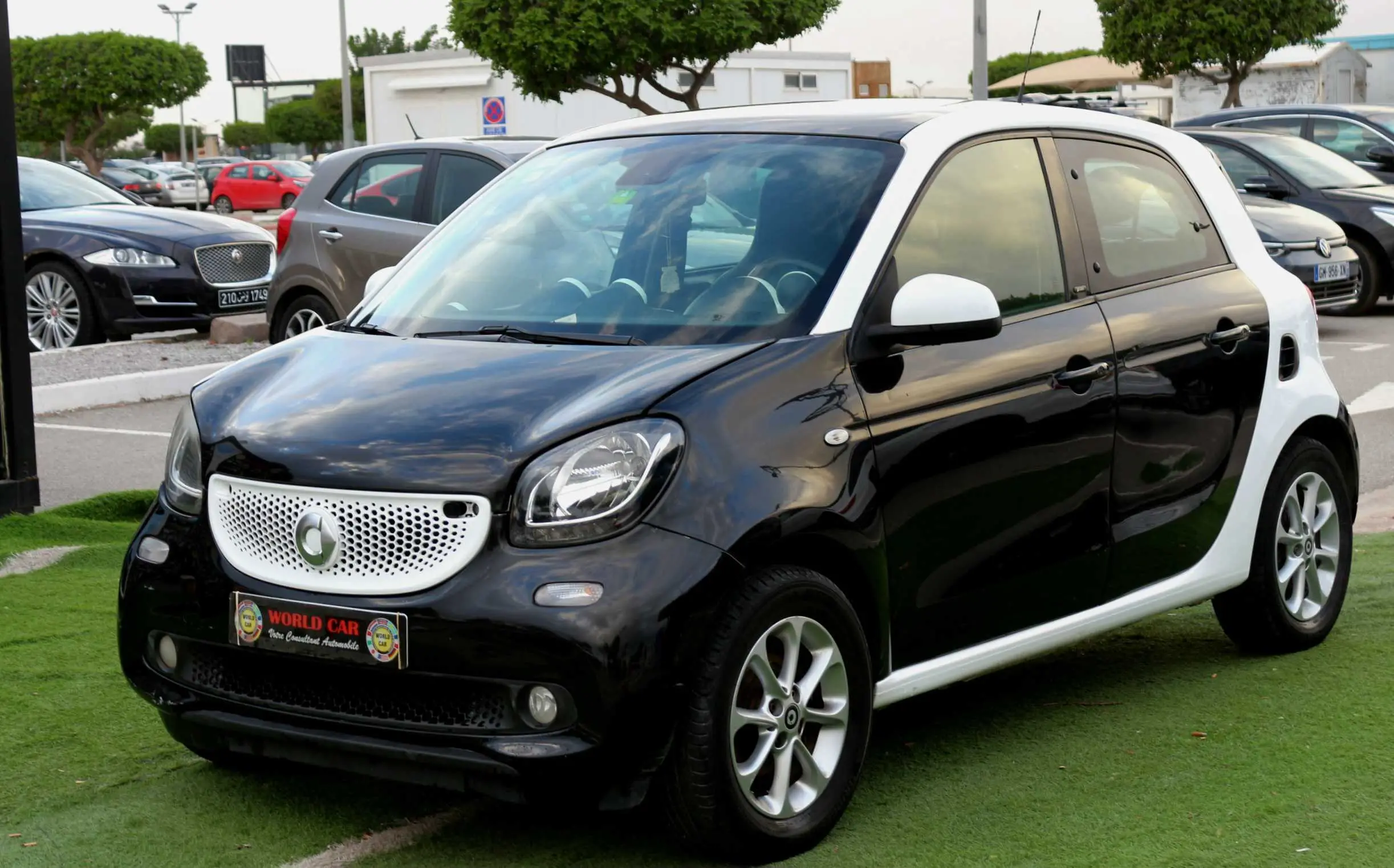  SMART FORFOUR à Tunis - Photo 2