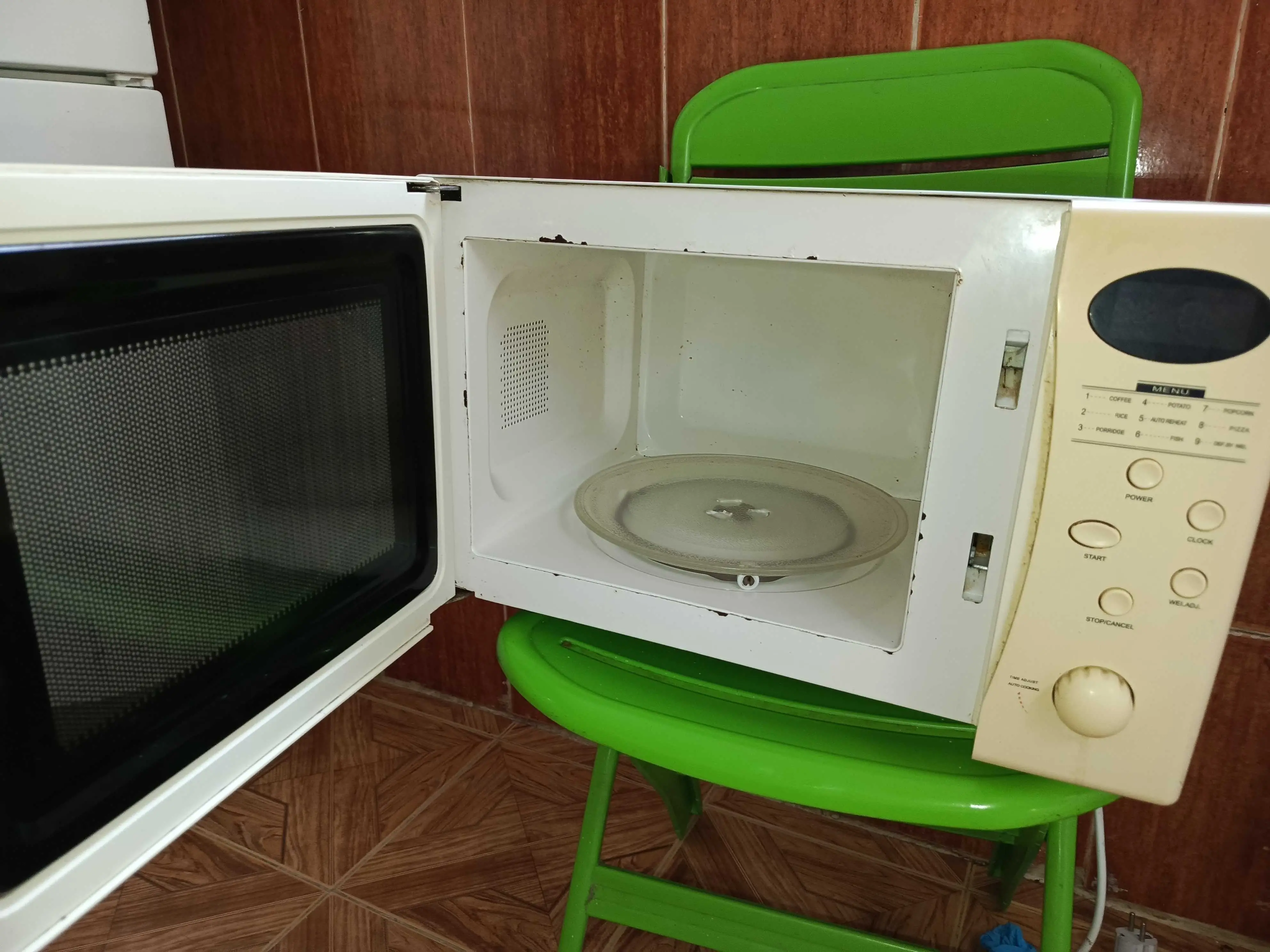  Micro ondes Saba à Tunis - Photo 2