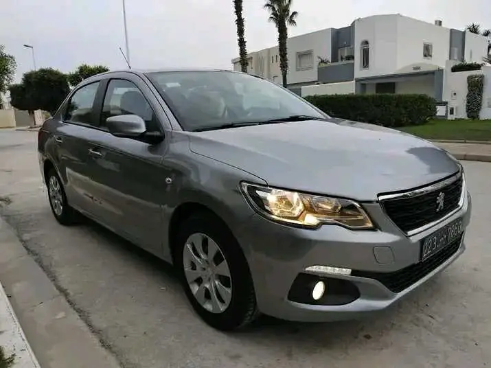  PEUGEOT 301 PREMIÈRE MAIN EN TRÈS BON ÉTAT à Bizerte - Photo 3