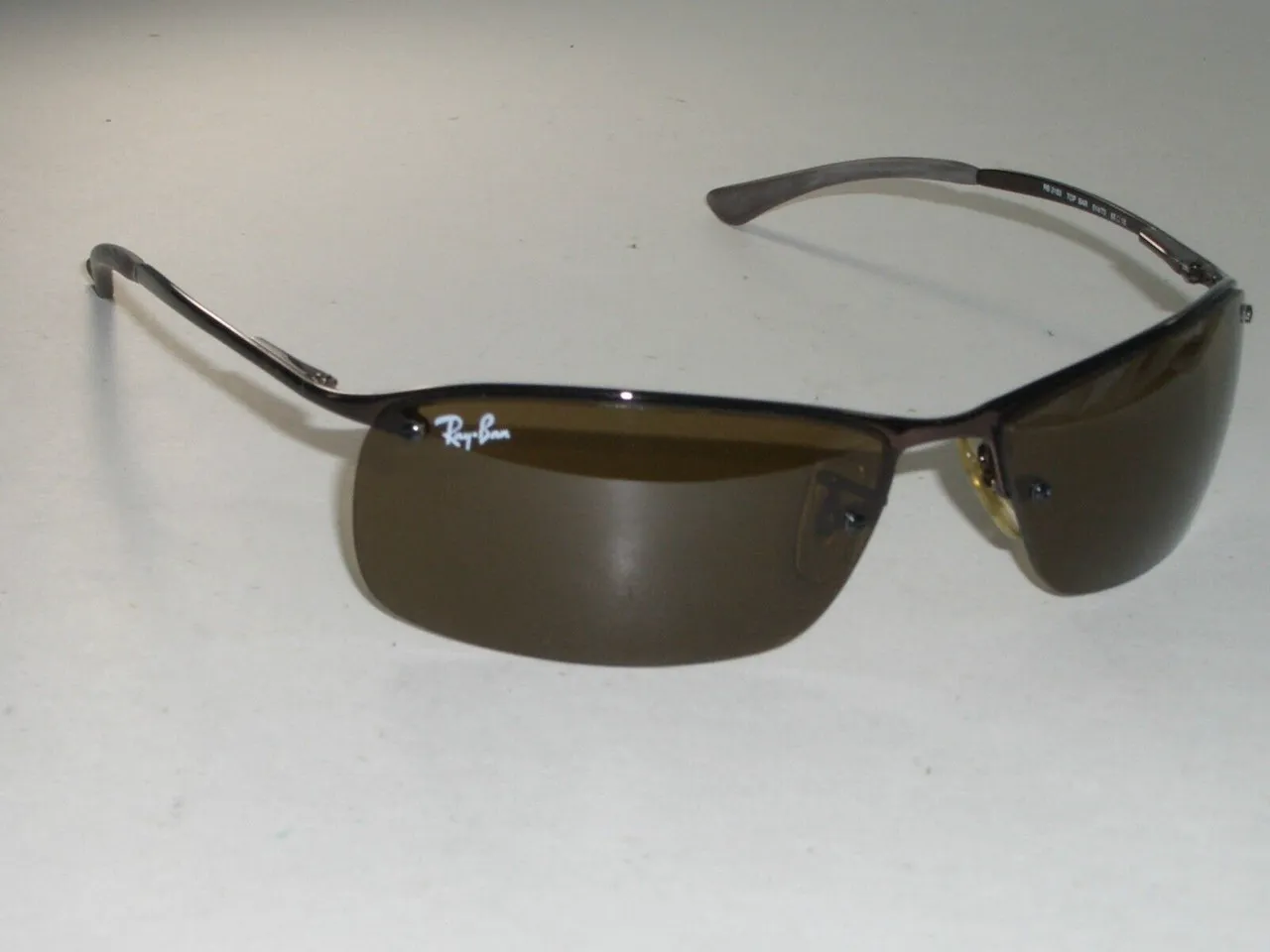  Ray-Ban 