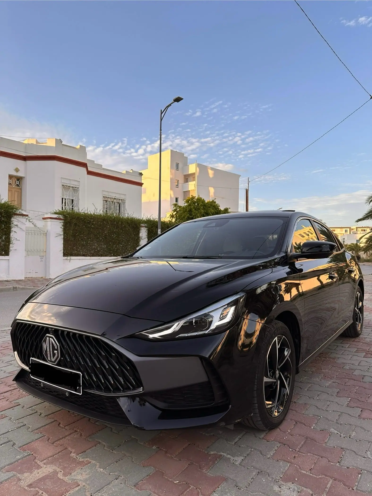 MG GT SPORT 7DCT à Sfax - Photo 2