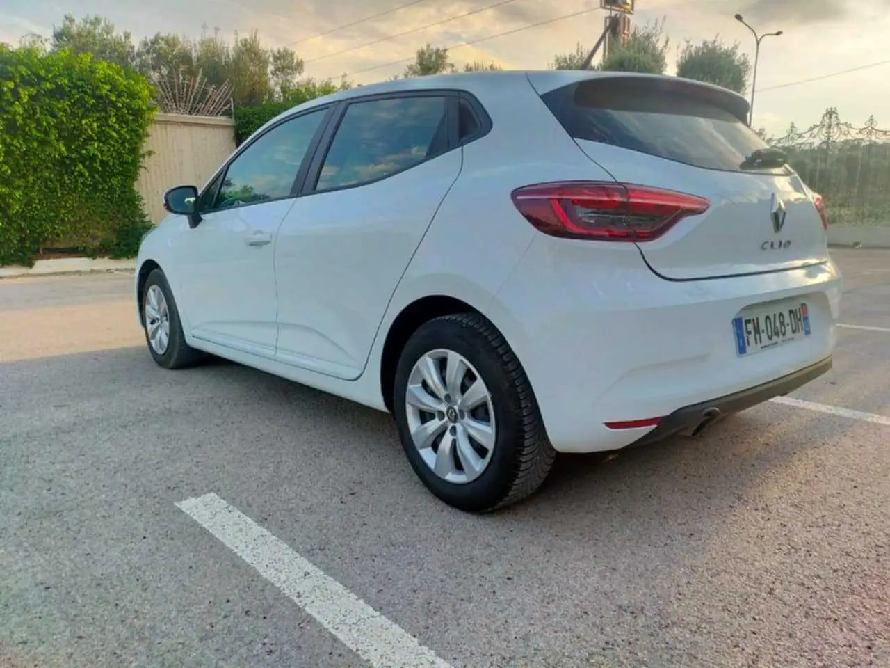  Une belle voiture clio 5 à sousse - Photo 2