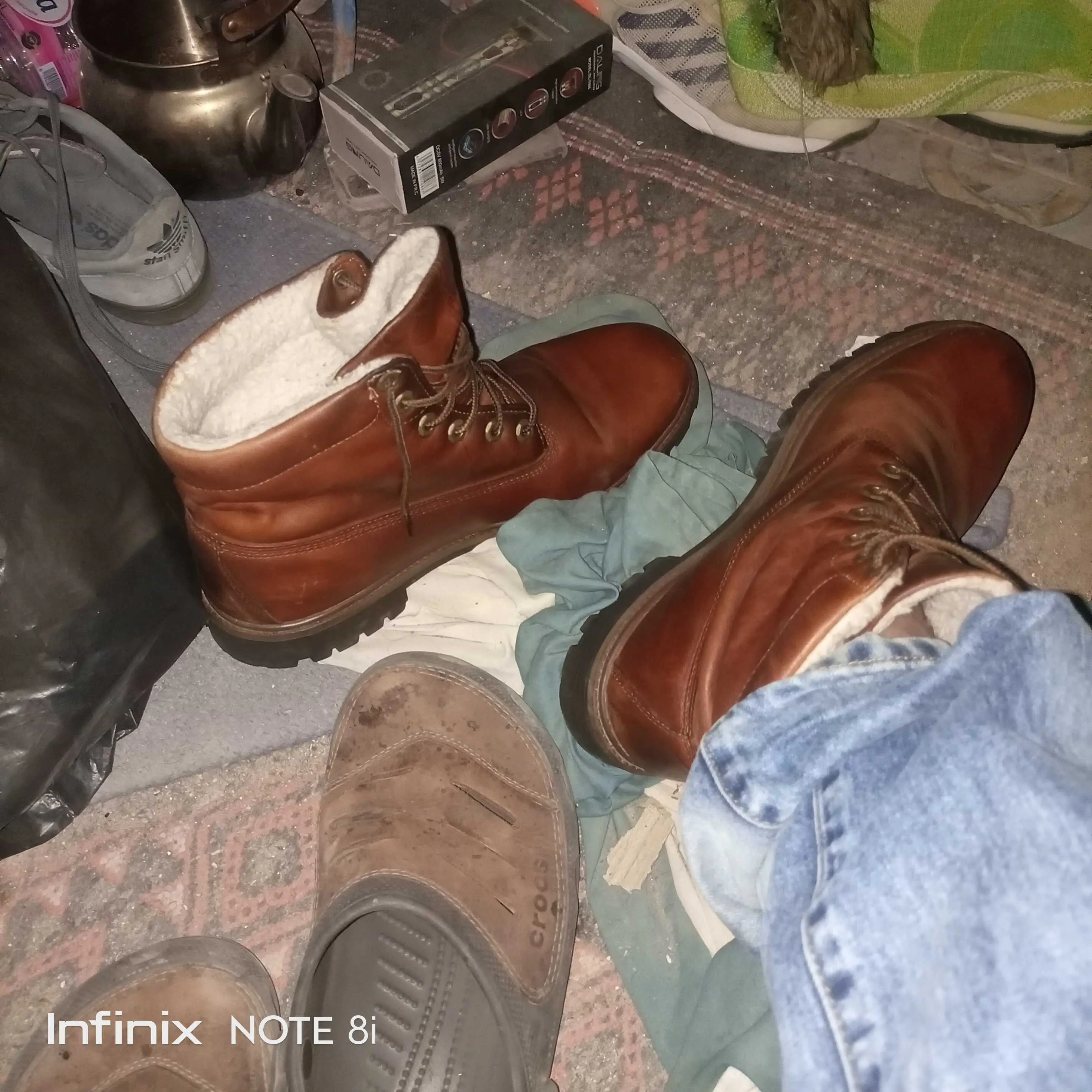  Boots 