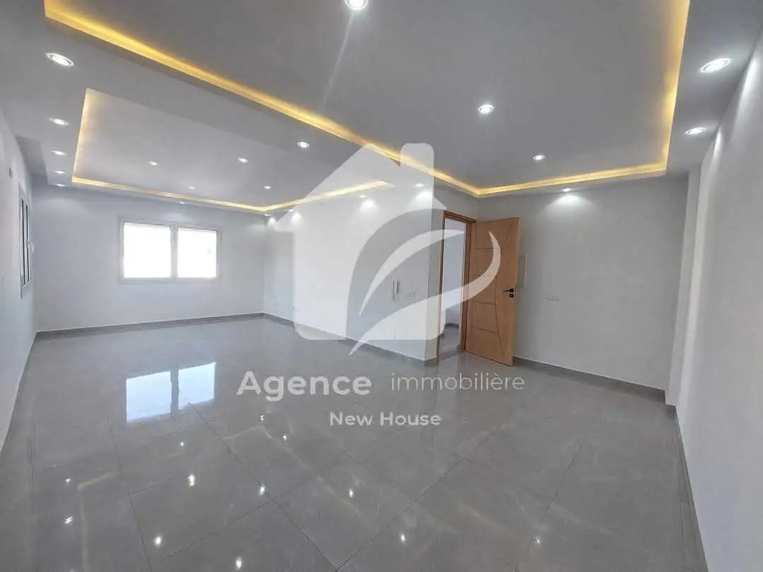  A VENDRE – S+1 – CITE EL WAHAT – TEL 58258423 - FB.7812 