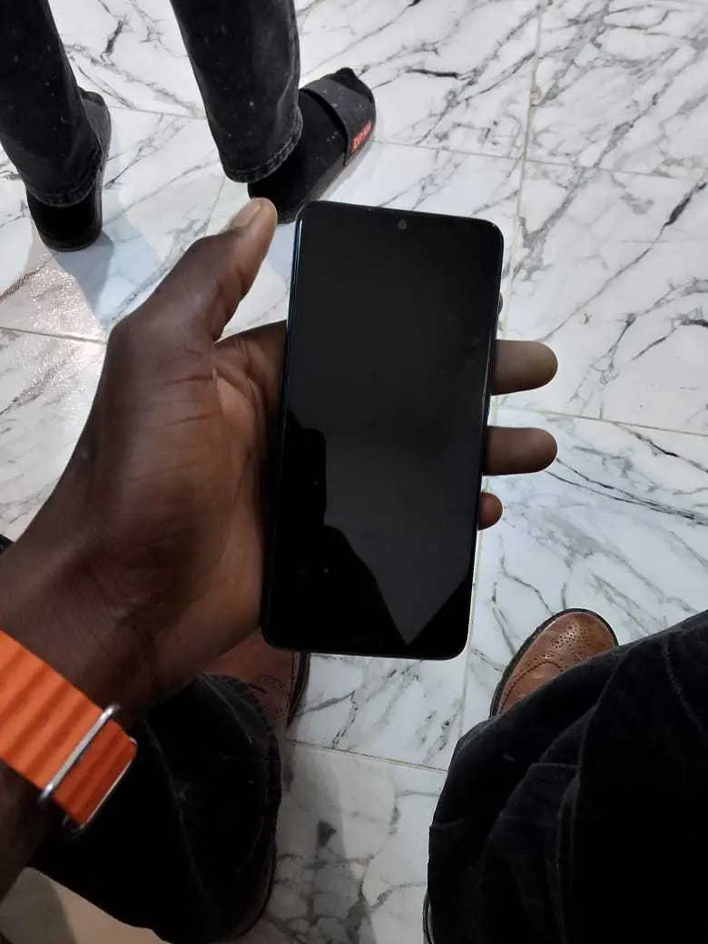  iPhone 16 Pro Max 256Go 512Go Cacheté Garantie 