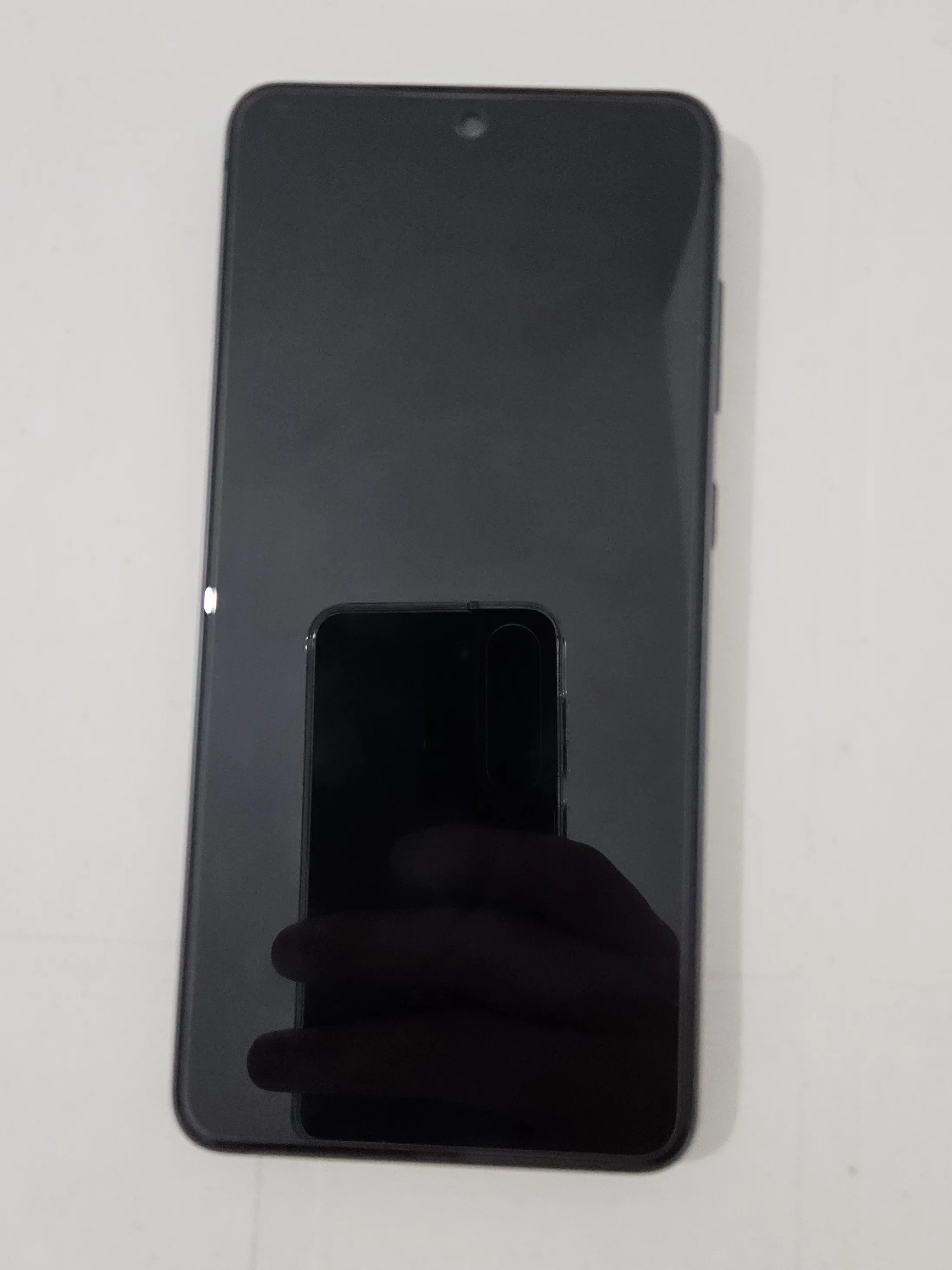iPhone SE 2020 64G batterie 82% bon état tt en marche aucun défaut jamais réparé avec son câble prix 490d tel 20172643