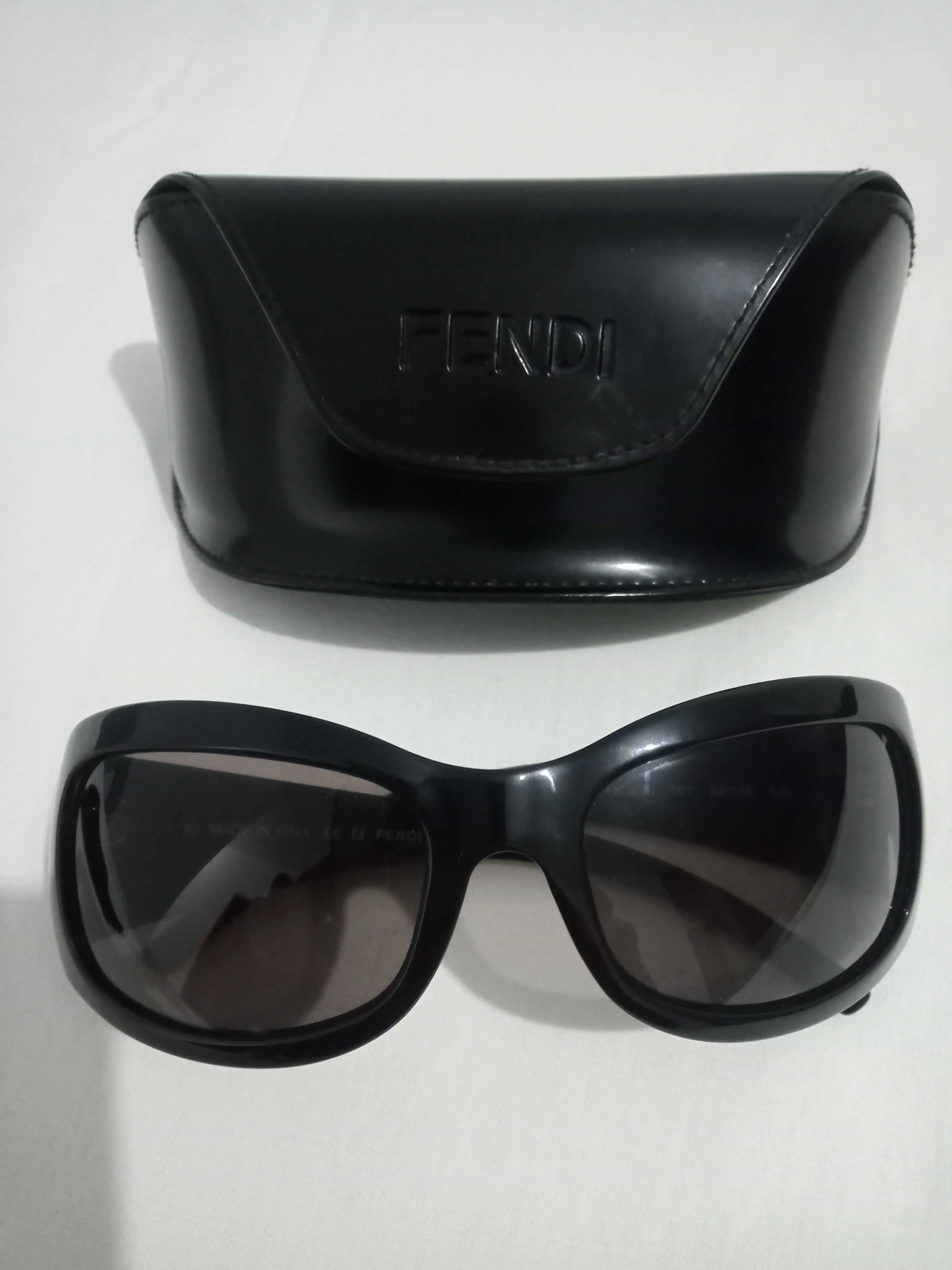  Lunette de soleil fendi pour femme marque de luxe. à Nabeul - Photo 3