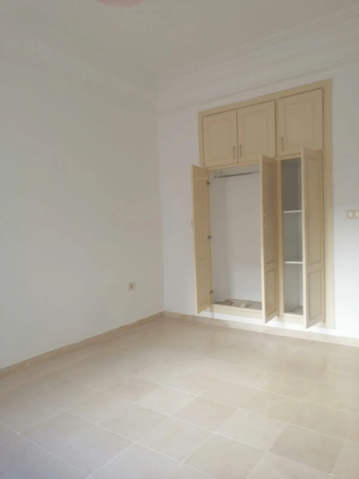 Villa S+4 à Gremda km3