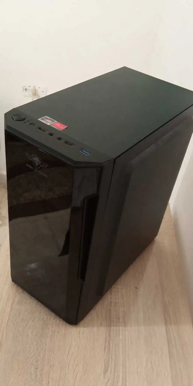  PC gamer presque neuf Ryzen 5 4600G 16Gb Ram 768Gb SSD 