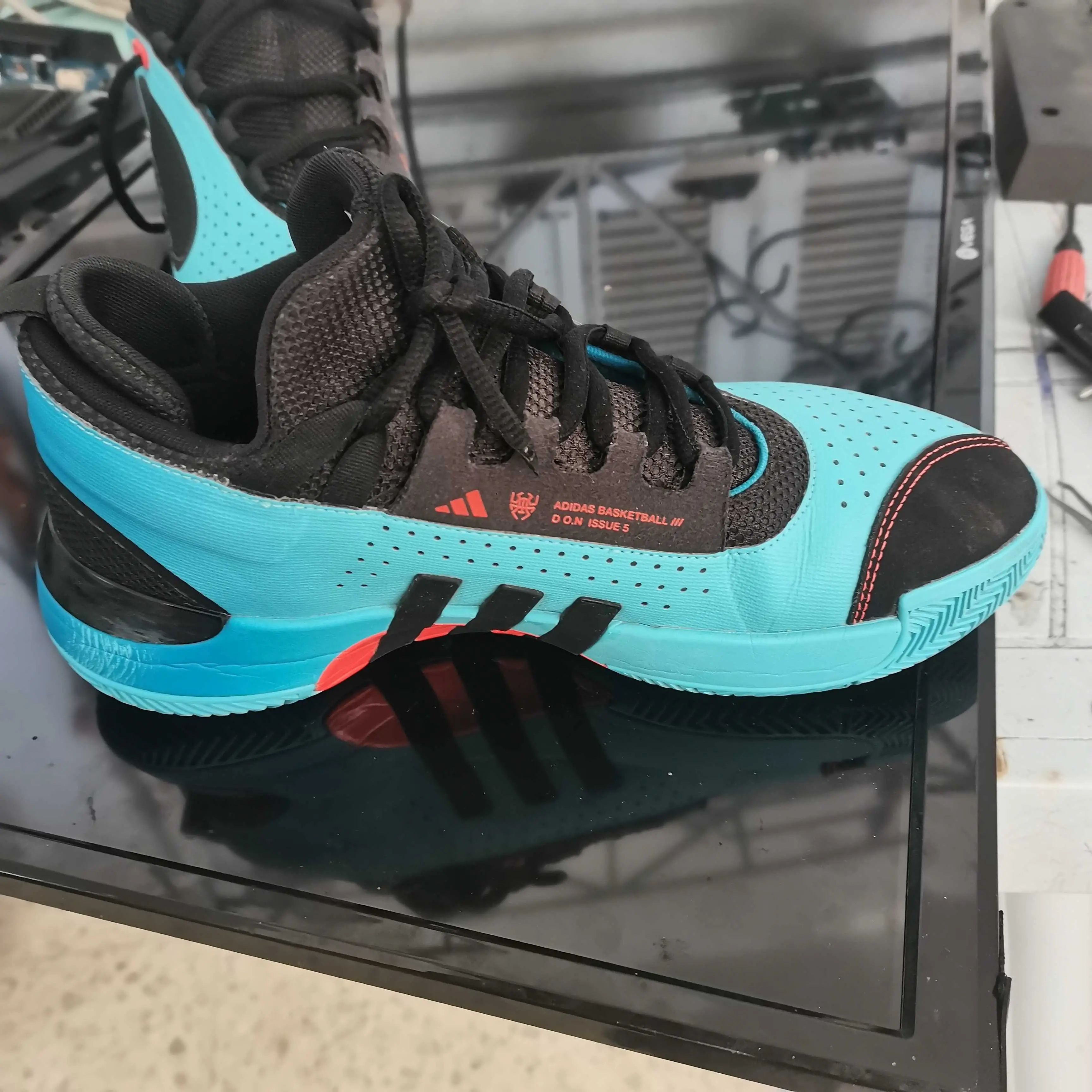  adidas à Ben Arous - Photo 2