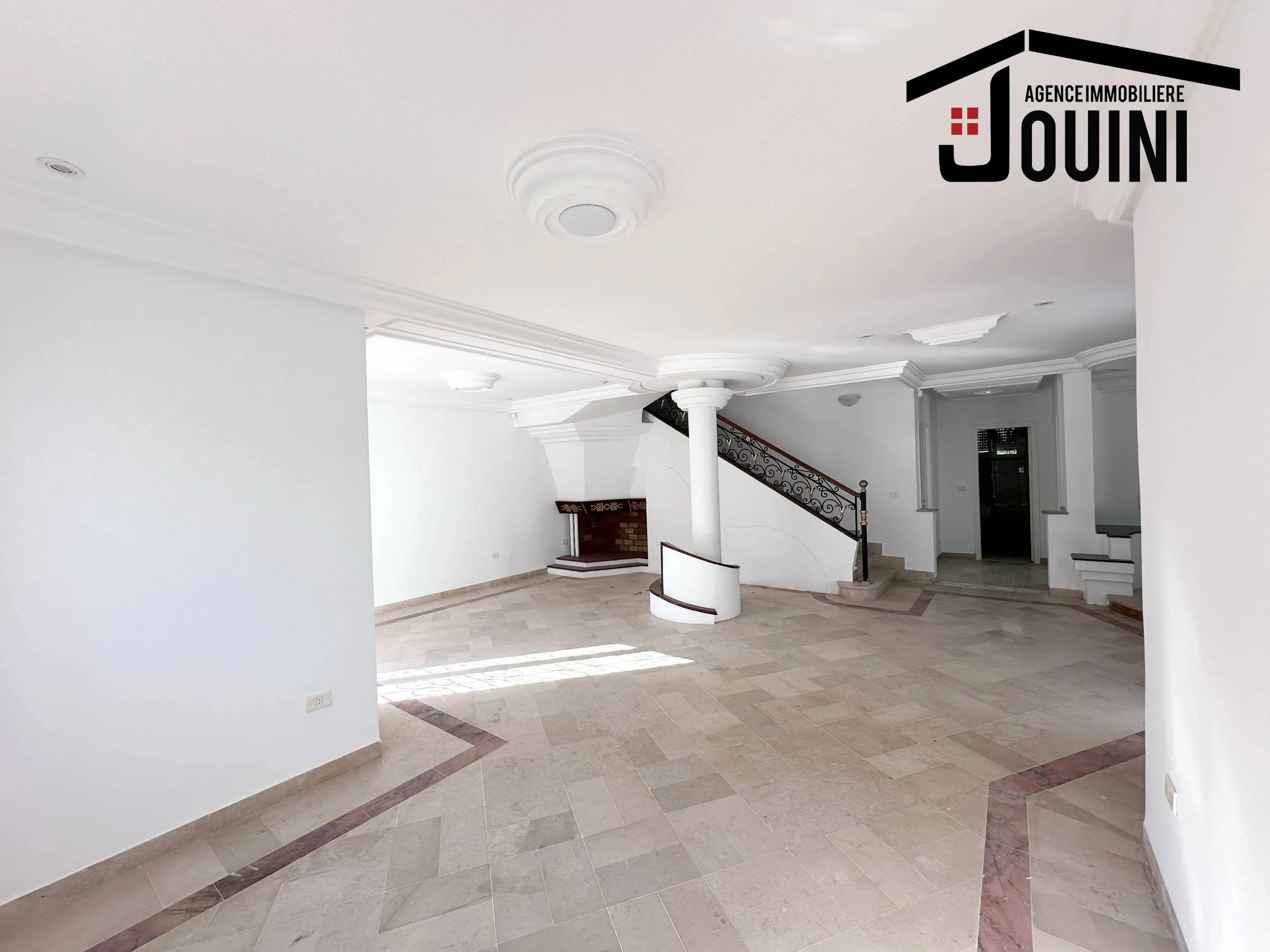  Villa exceptionnelle à Cité El Ghazela, Ariana à Ariana - Photo 3