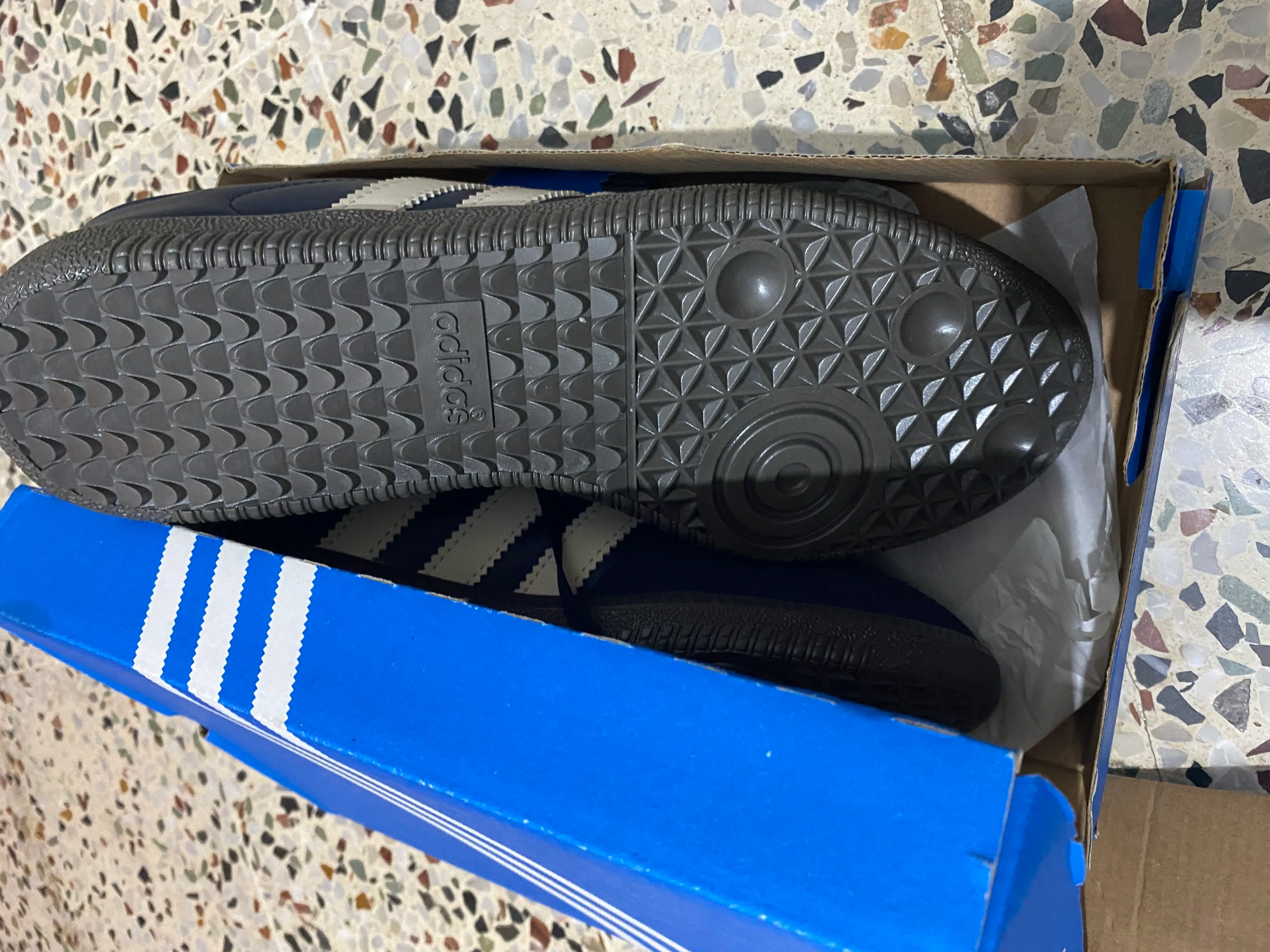  Adidas Samba cachetée pointure 44 à Ariana - Photo 2