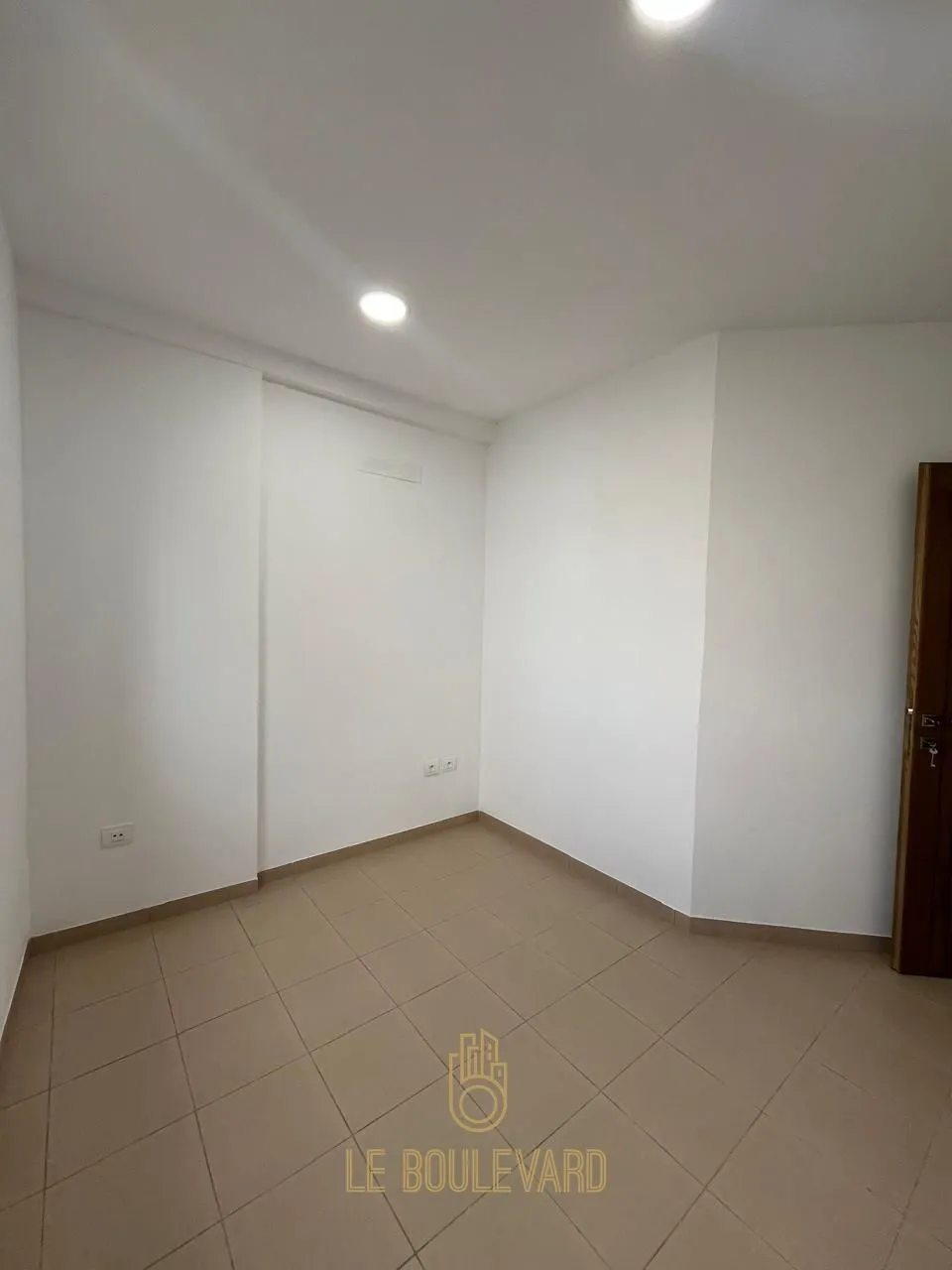  A Louer Deux Étages avec 6 Appartements, Idéal Bureaux ou Commerce, Centre-Ville Nabeul à Nabeul - Photo 3