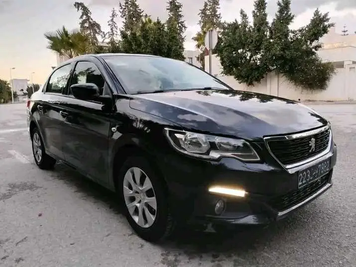  PEUGEOT 3011 PREMIÈRE MAIN TRÈS PROPRE à Bizerte - Photo 3