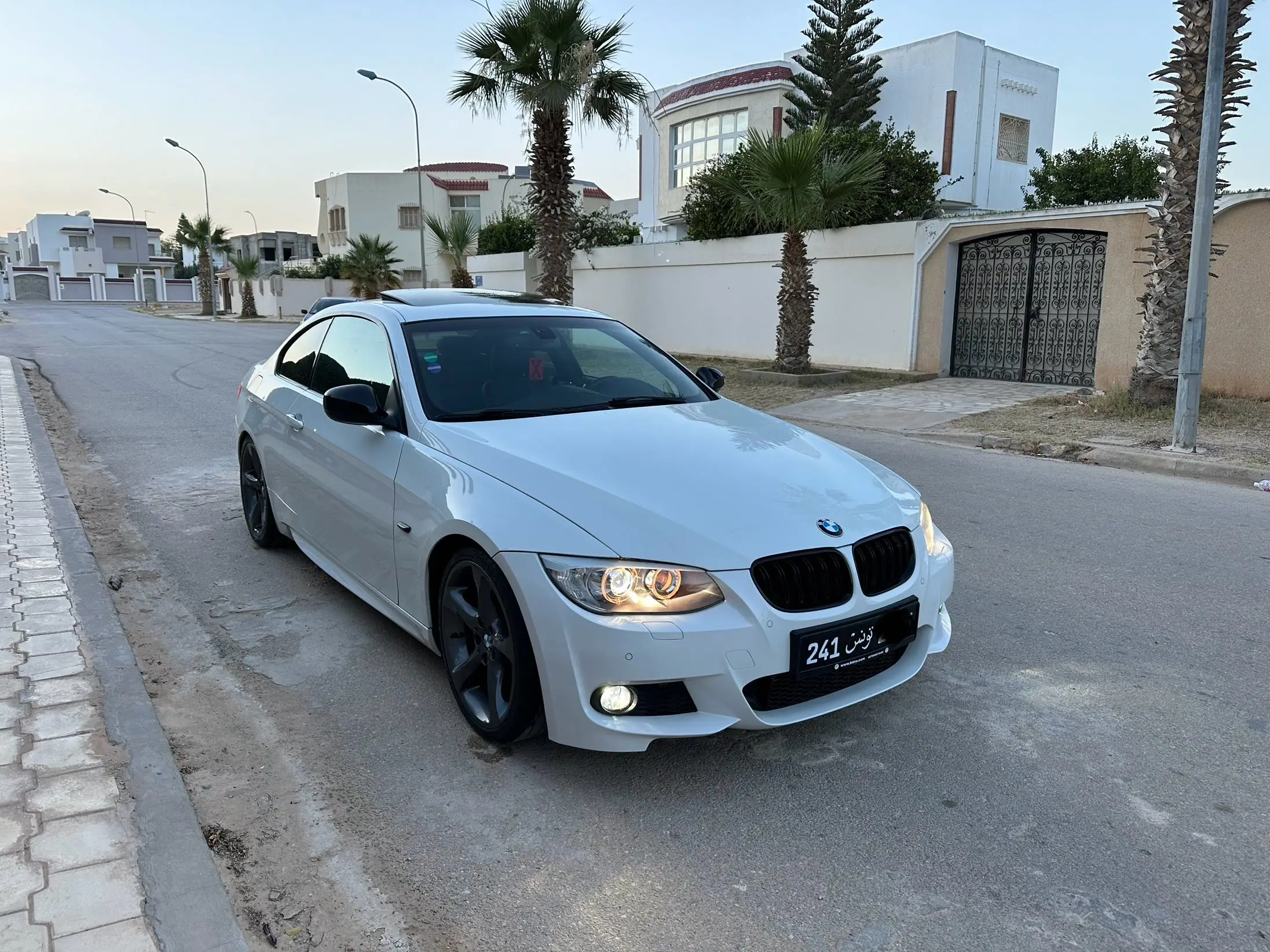  BMW serie 320i coupé e92 restylé phase 2 kit M full options fin de serie à Sfax - Photo 3