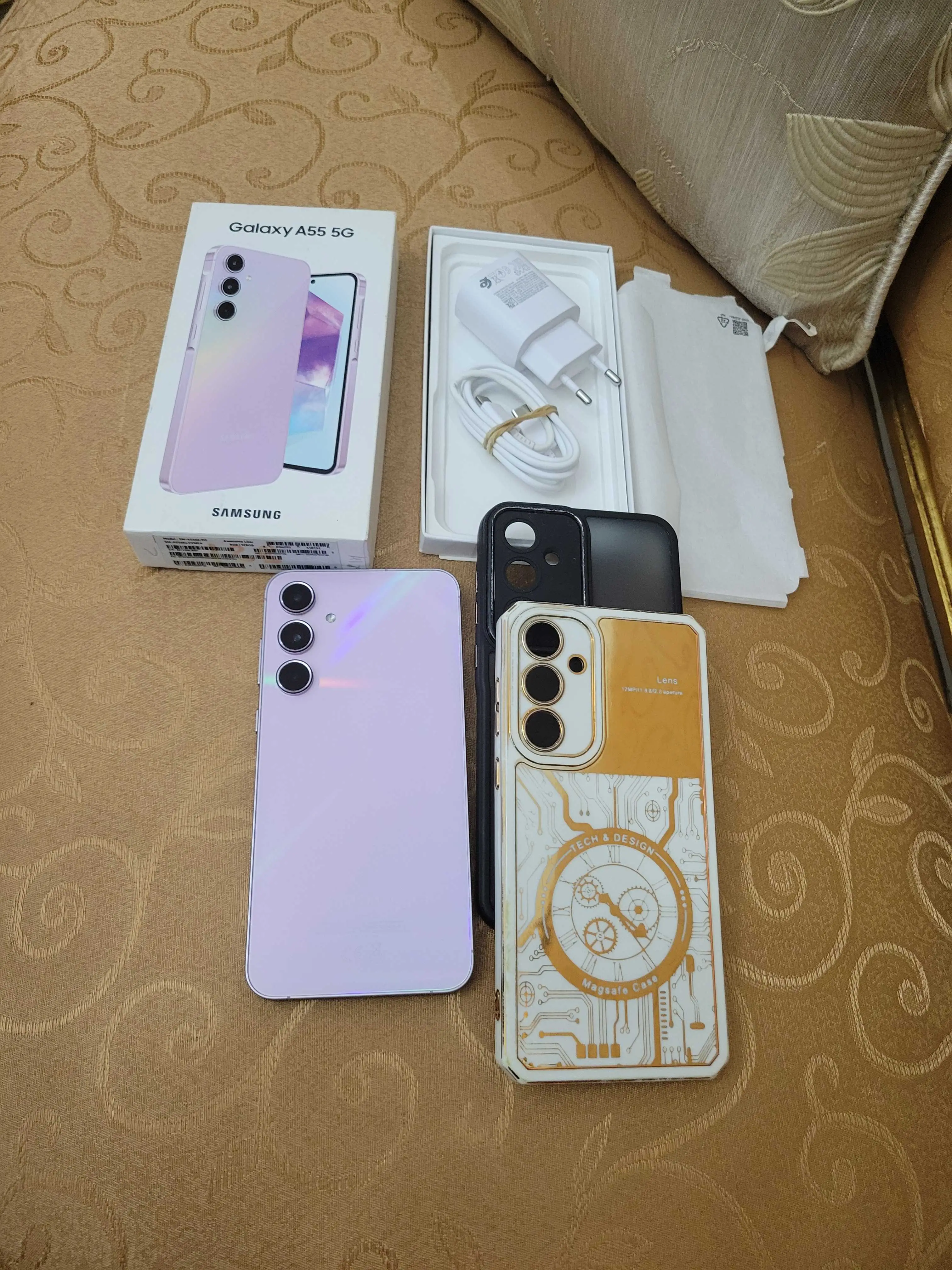  Vendre Oppo reno 12f très neuf sans touche à l' écran 