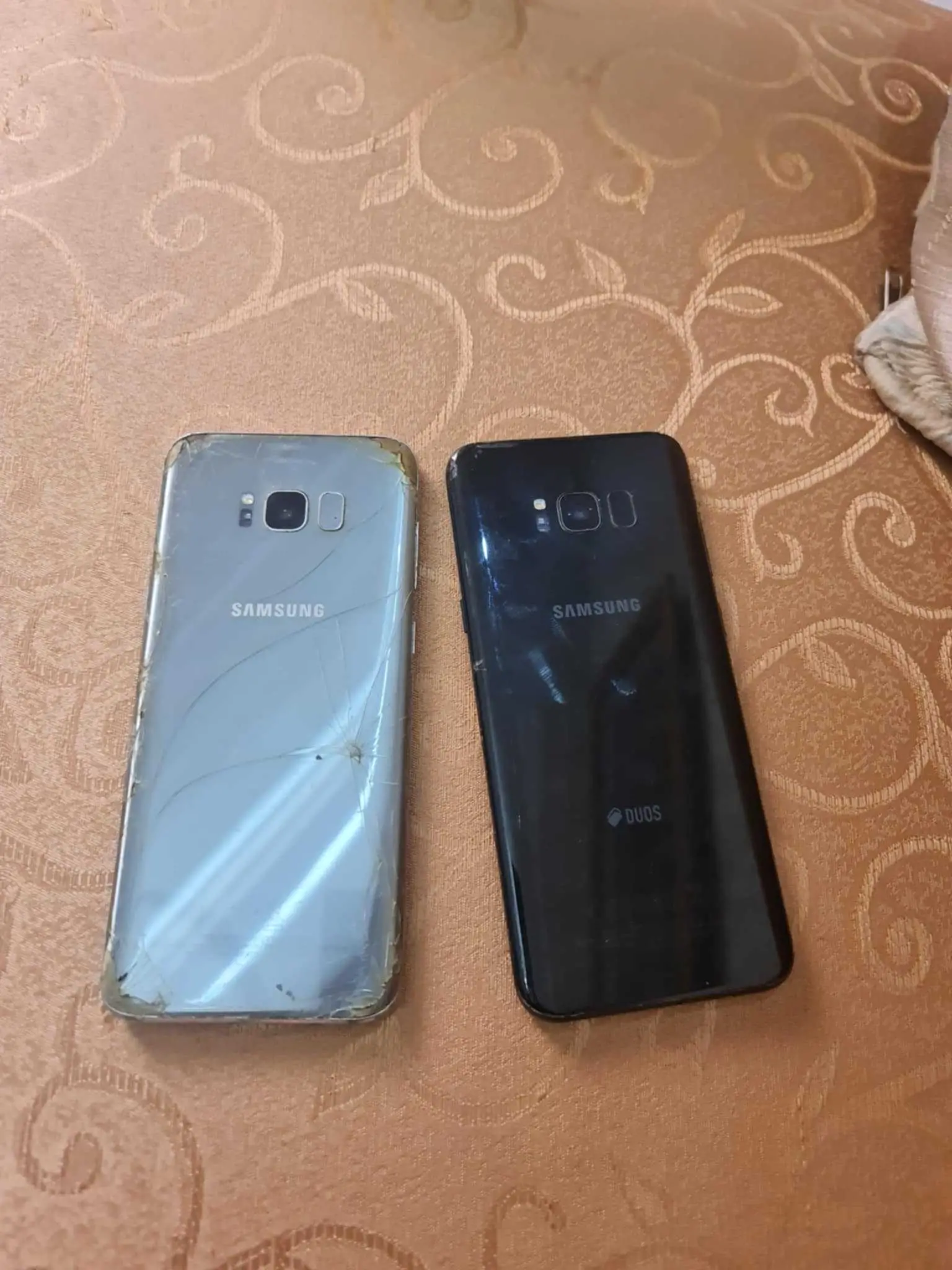  2 samsung s8 plus panne afficheur à Manouba - Photo 2