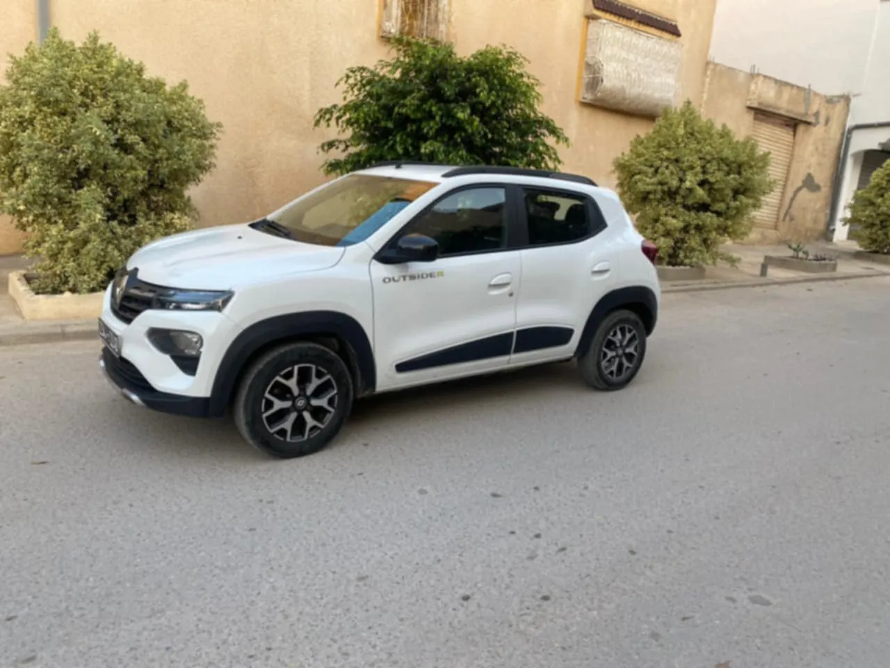  Kwid outside à Ariana - Photo 2