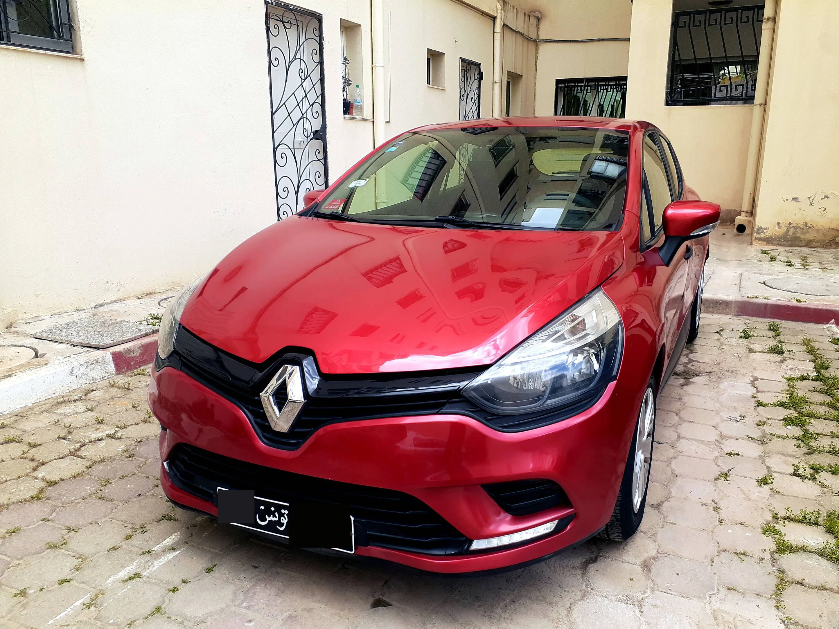  RENAULT CLIO 4 tu 210 à Ben Arous - Photo 3