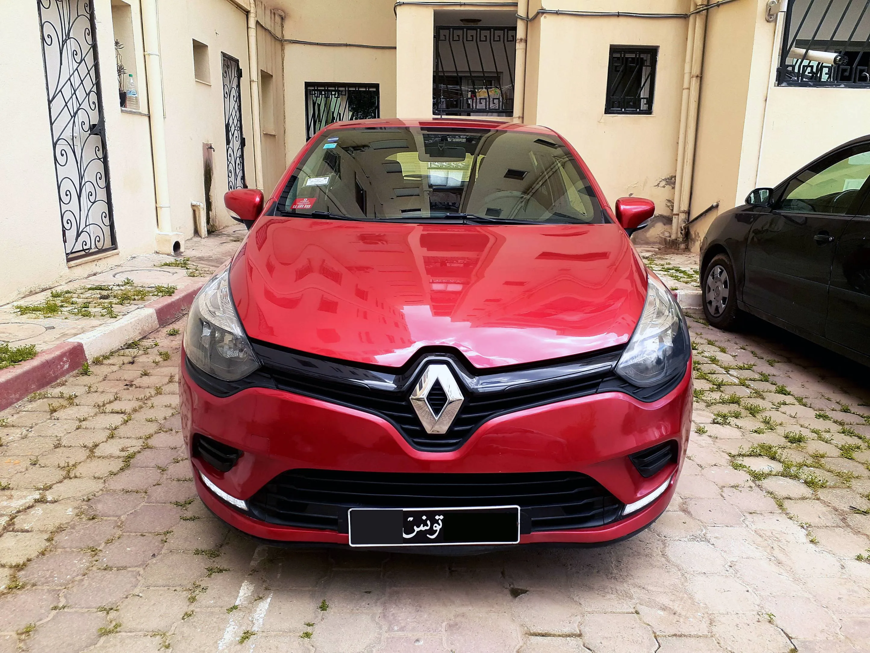  RENAULT CLIO 4 tu 210 à Ben Arous - Photo 2