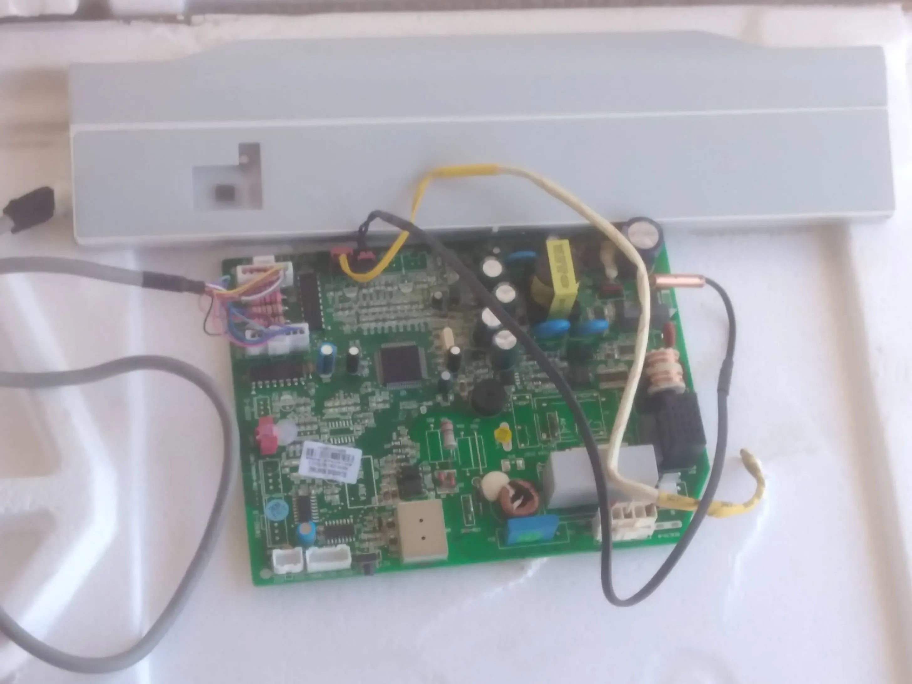  Climatiseur mobile PROKLIMA 9000 BTU ; avec télécommande importé de France ; état neuf 
