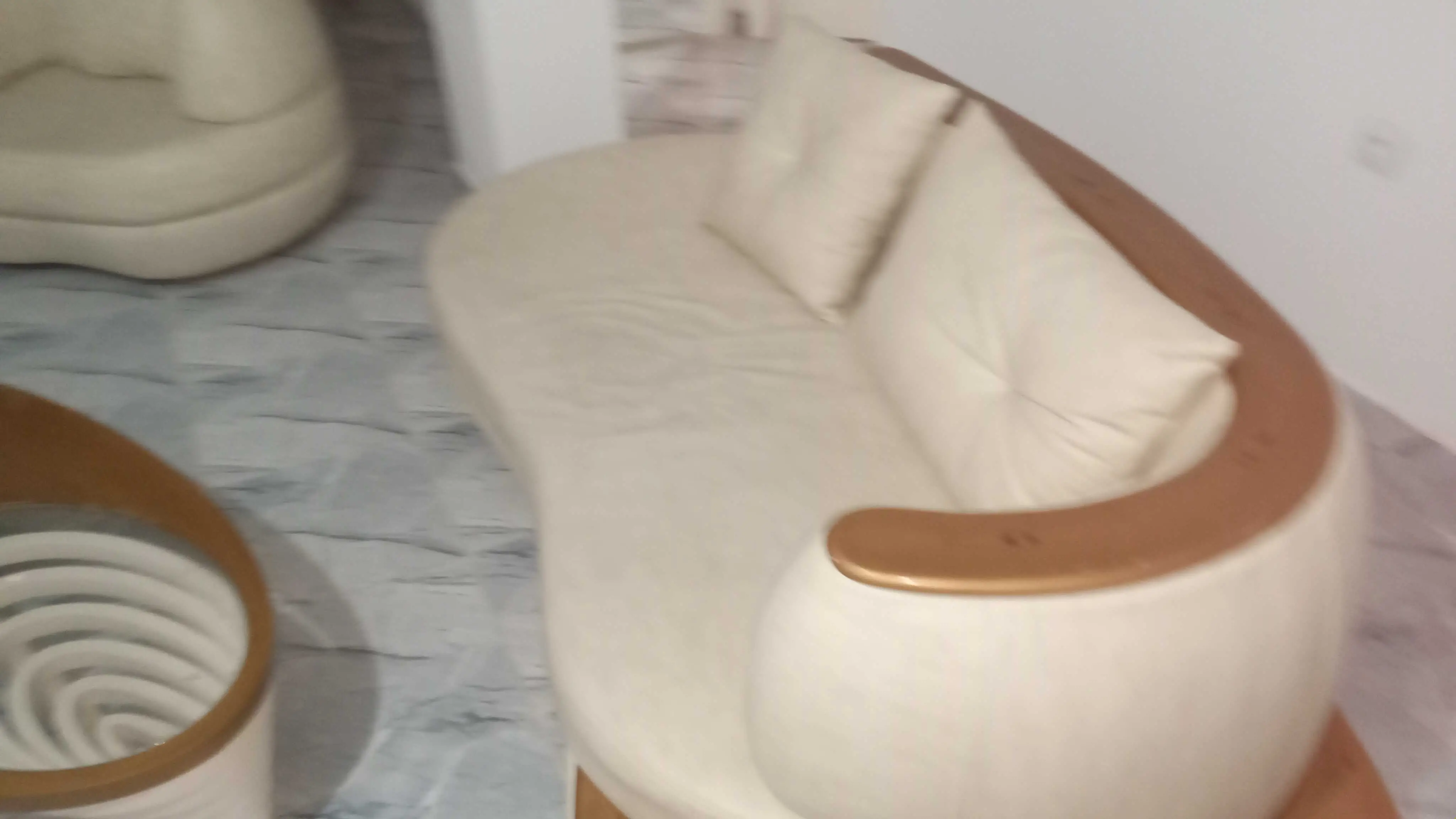 Salon semi cuir à Ben Arous - Photo 2