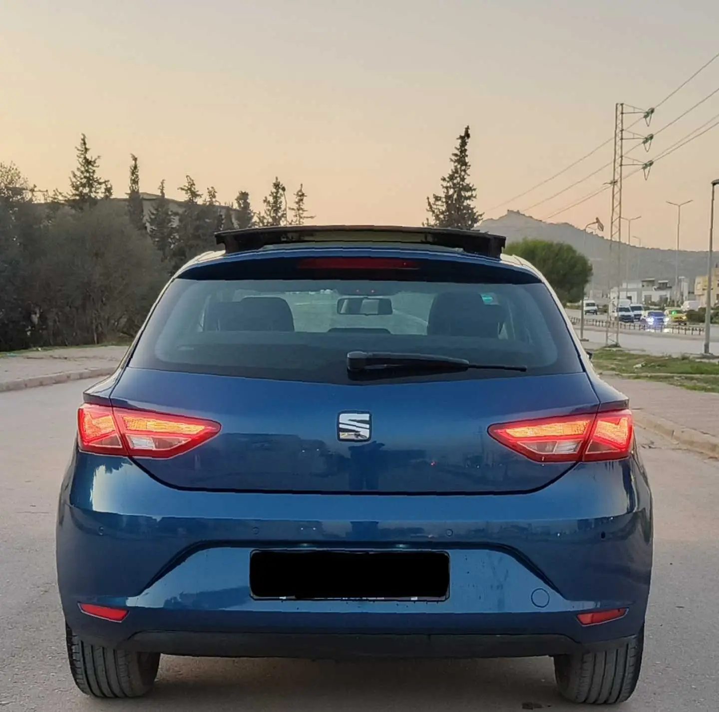  ???? SEAT LEON à Ariana - Photo 2