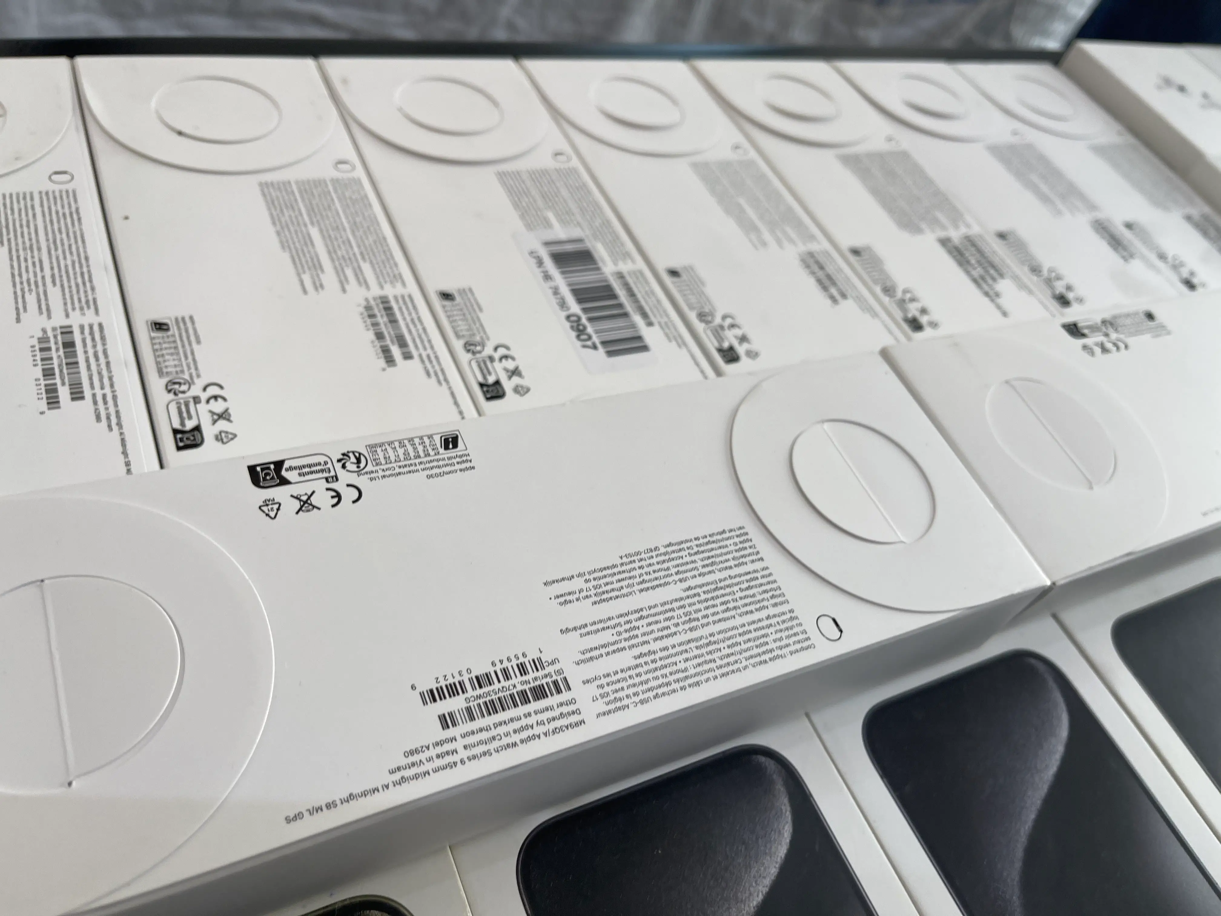  Apple watch sereis 10 et 9 cacheté à Ariana - Photo 2