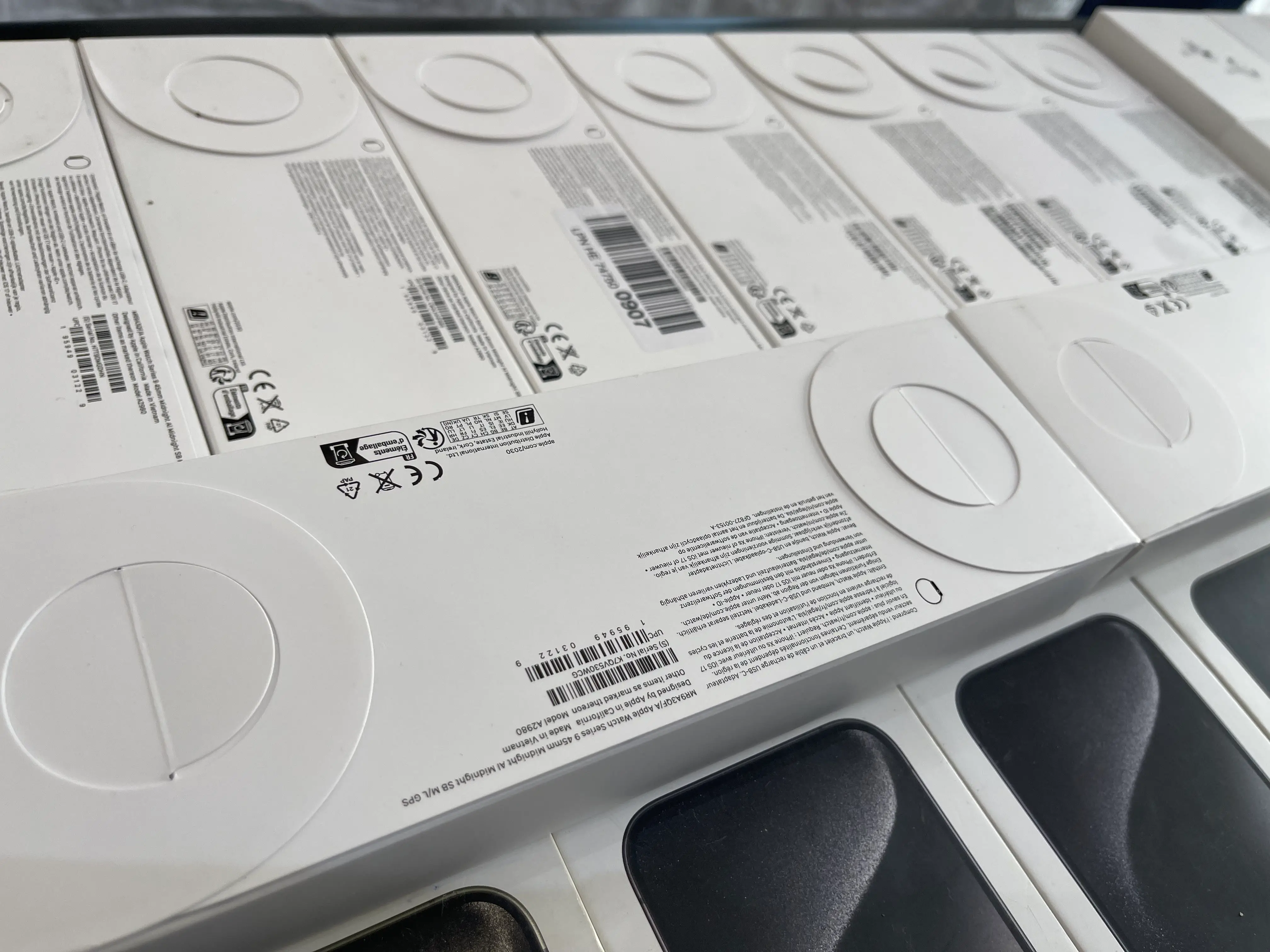  Apple watch sereis 10 et 9 cacheté à Ariana - Photo 3
