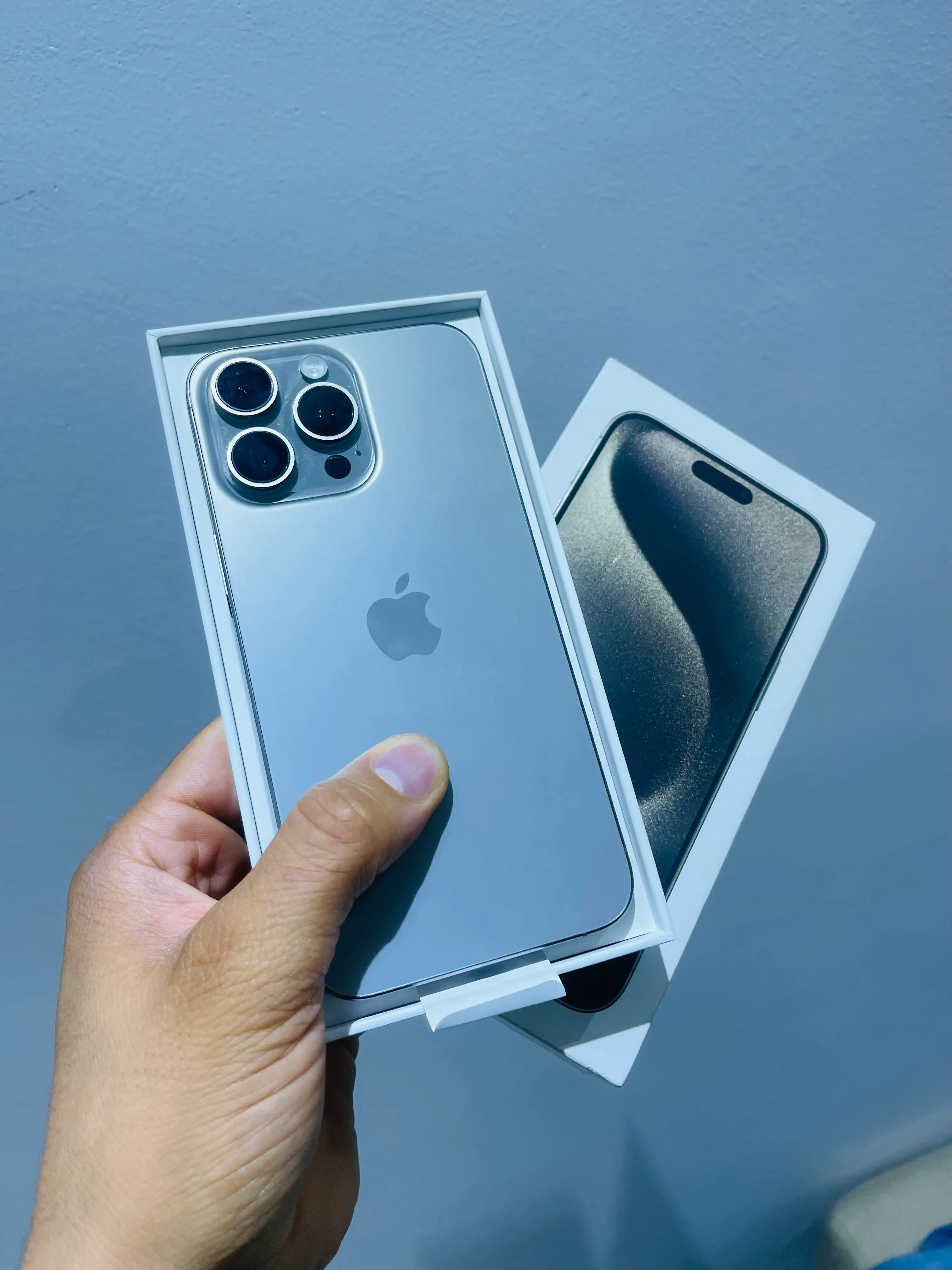  Iphone 15 pro à Ariana - Photo 2