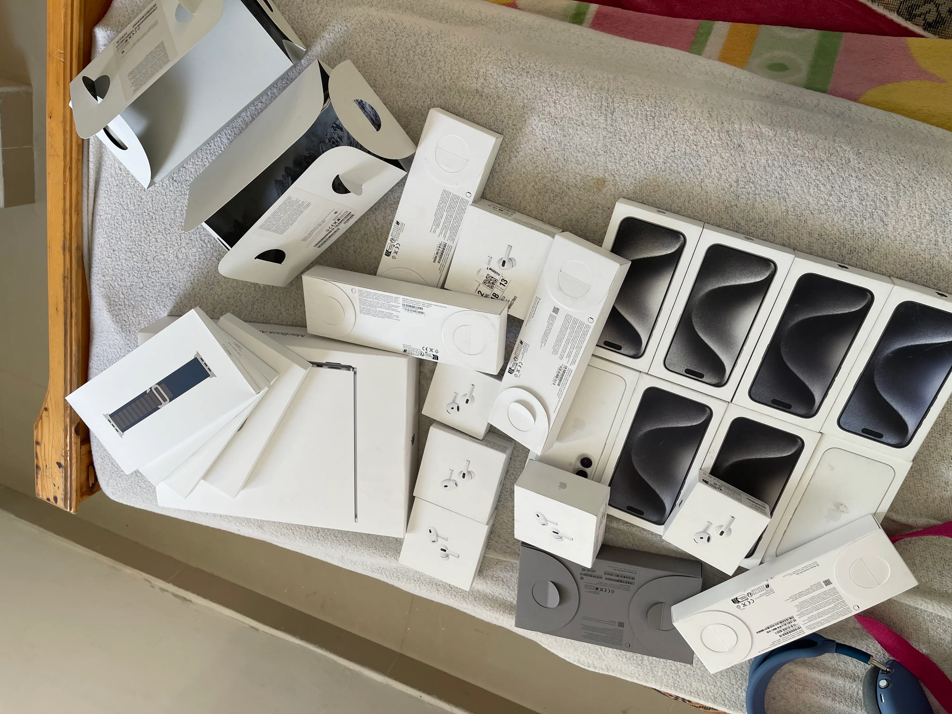  Apple watch sereis 10 et airpods 4 cacheté 