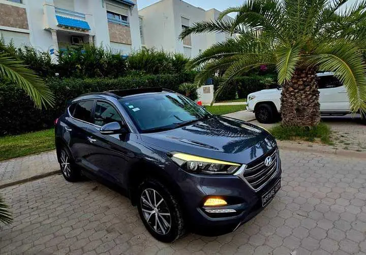  HYUNDAI TUCSON 2L 4X4 DIESEL à Tunis - Photo 2