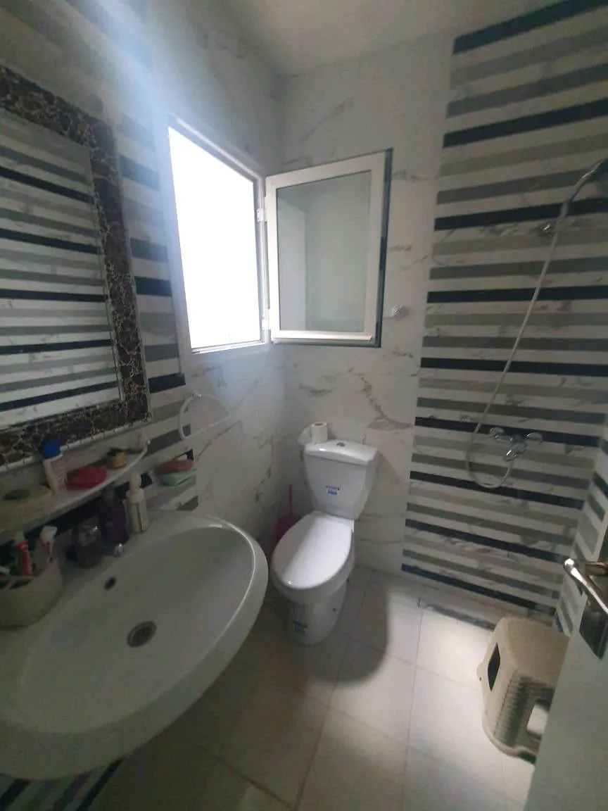 location appart s2 3éme étage riadh l'andalous 1200dt à Ariana - Photo 3