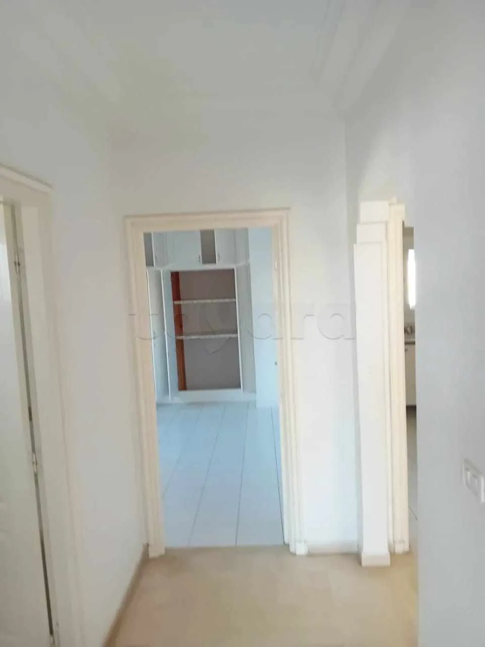  un appartement s+2 au 2éme étage (sans ascenseur) a louer situé a Bardo Hedi Chaker Prés de Magasin Aziza à Tunis - Photo 2