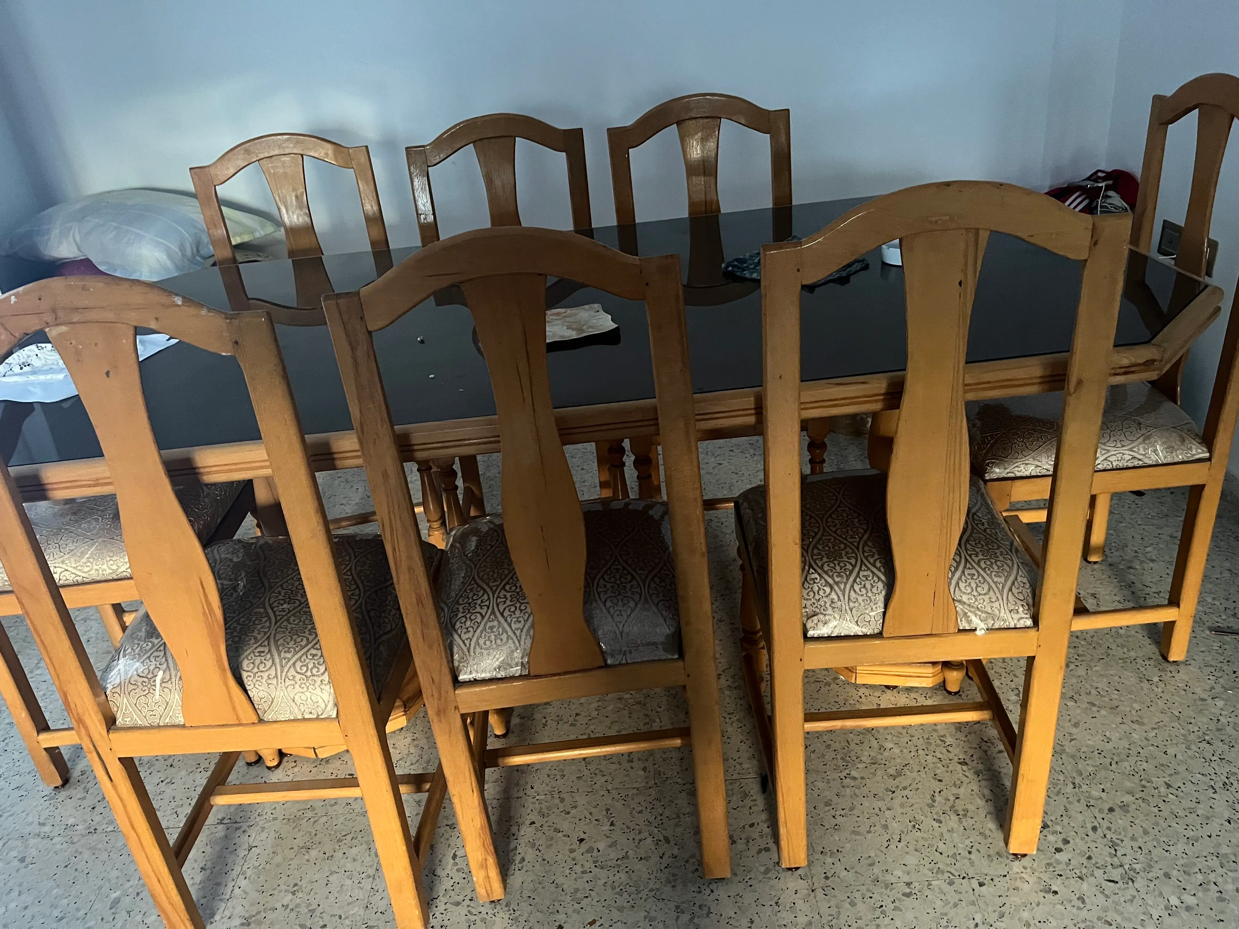 Table et 8 chaise à Tunis - Photo 3