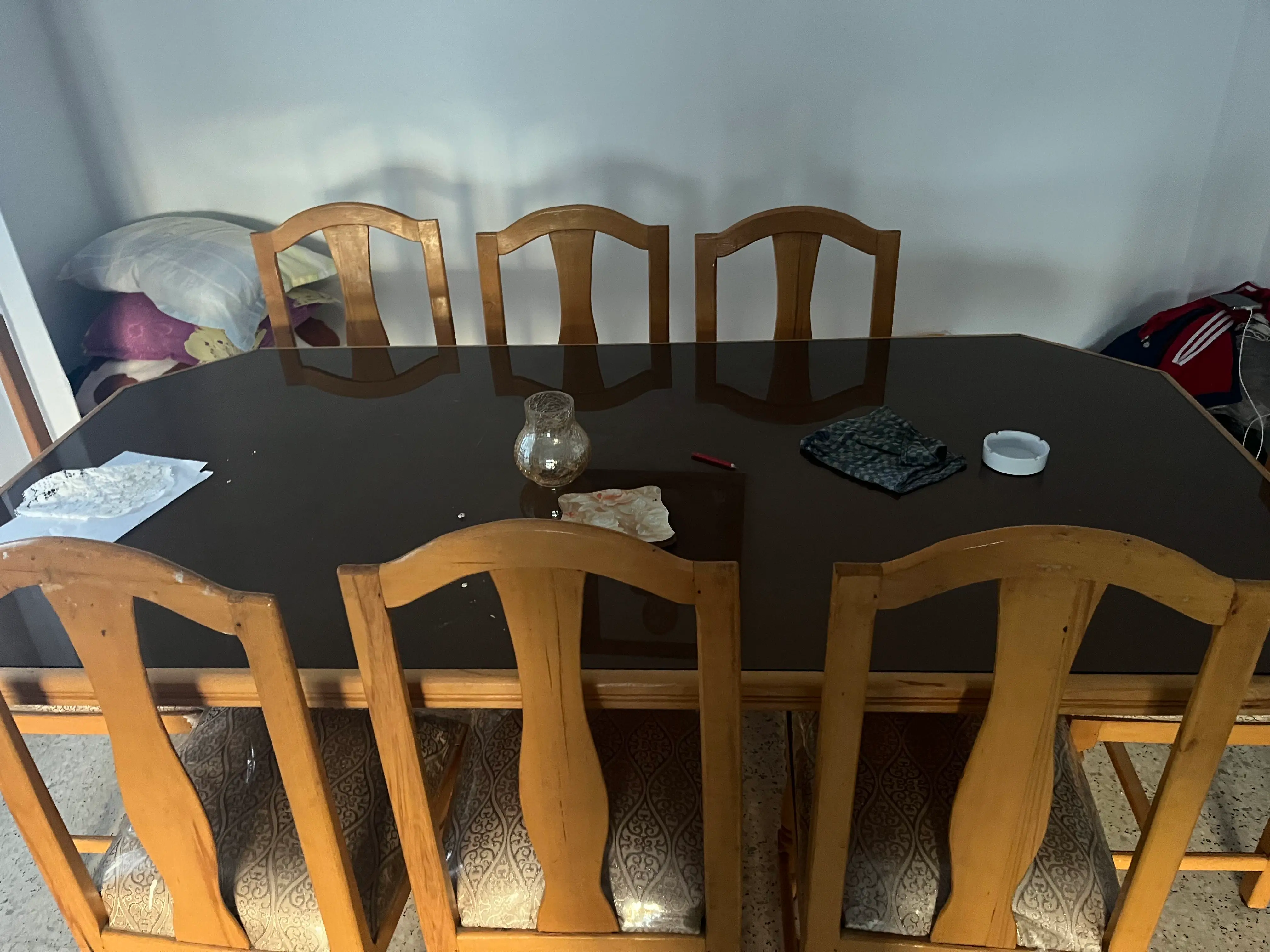  Table et 8 chaise à Tunis - Photo 2