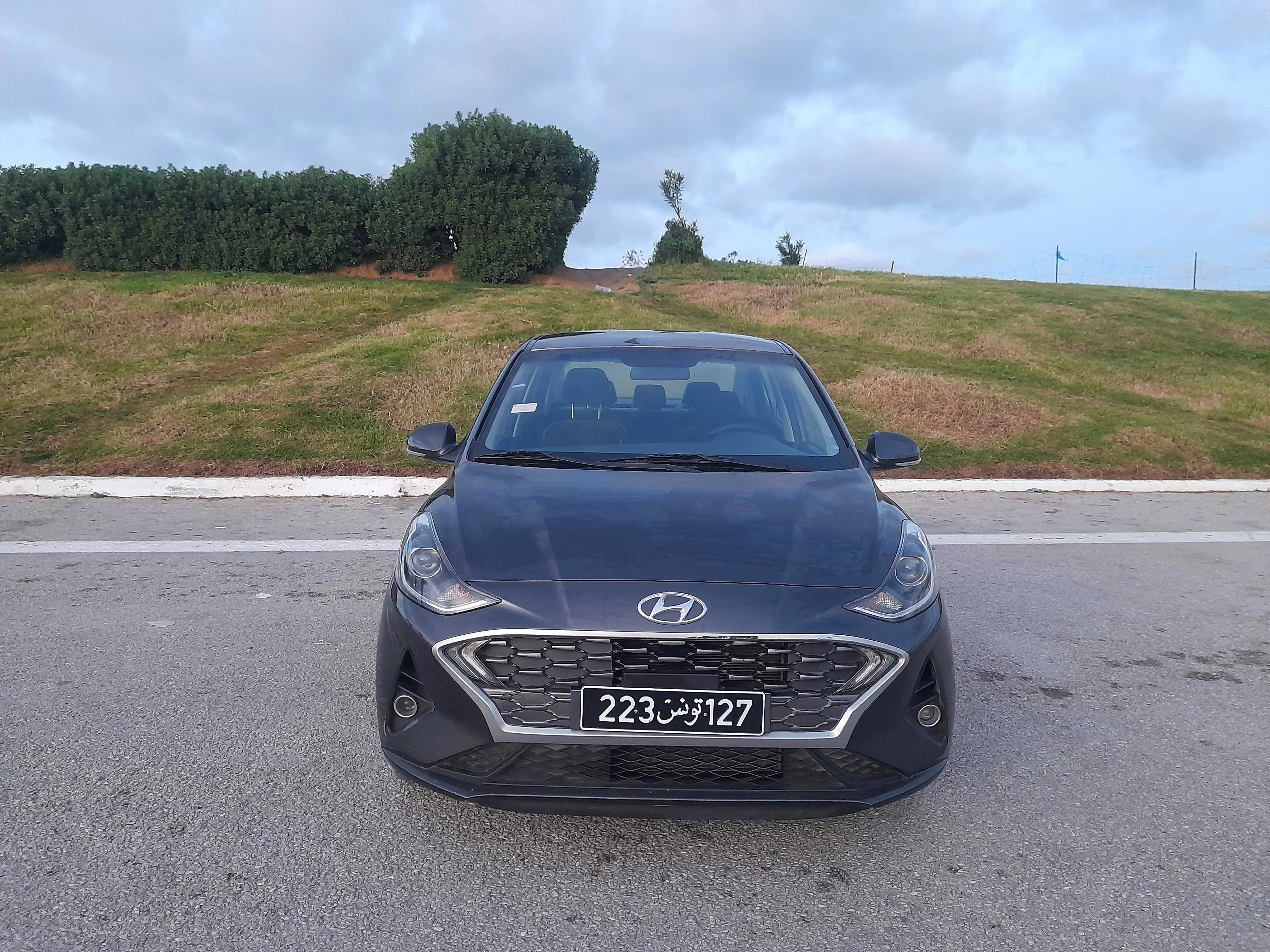  HYUNDAI GRAND I1O SEDAN PREMIÈRE MAIN à Bizerte - Photo 2
