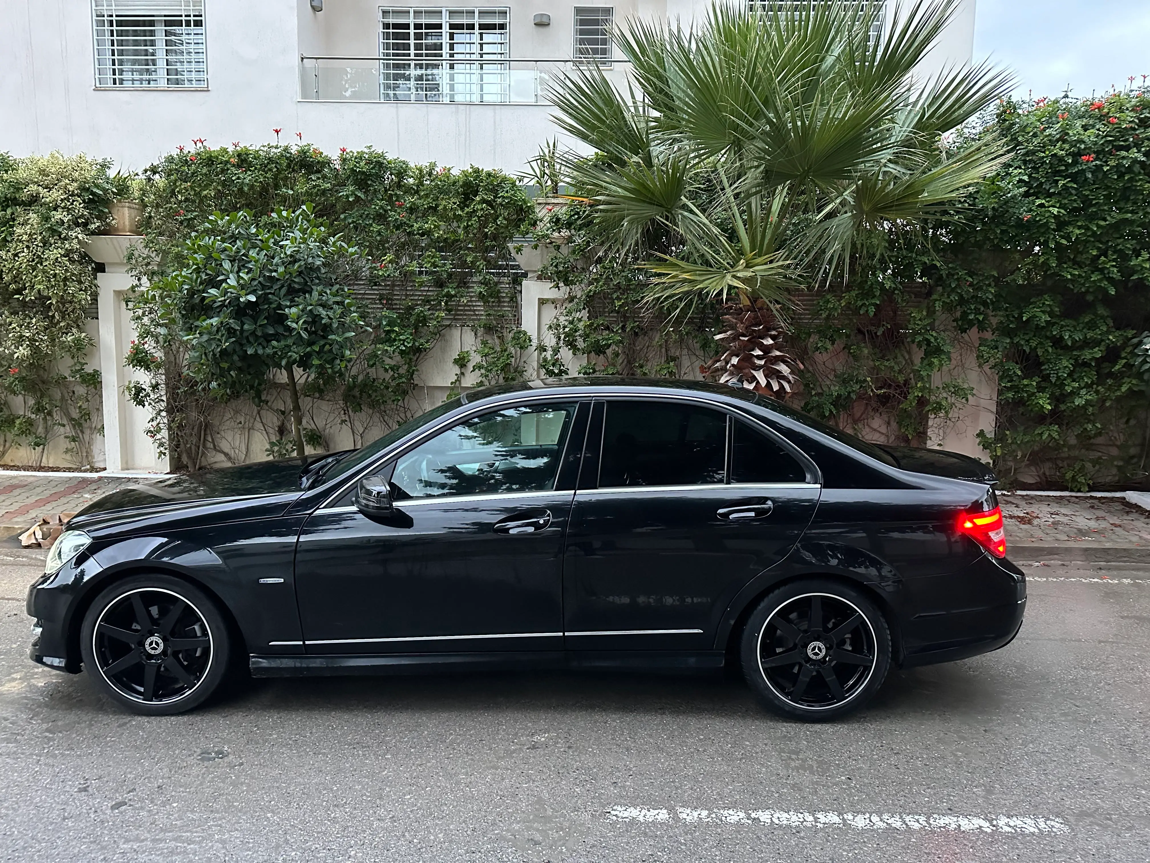  Mercedes c180 amg restylé phase 2 bva importée d’Allemagne à Ariana - Photo 2