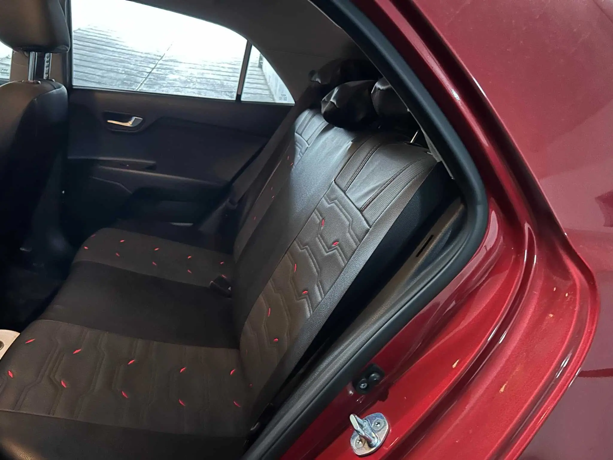  A VENDRE UNE VOITURE NEUF à Tunis - Photo 3