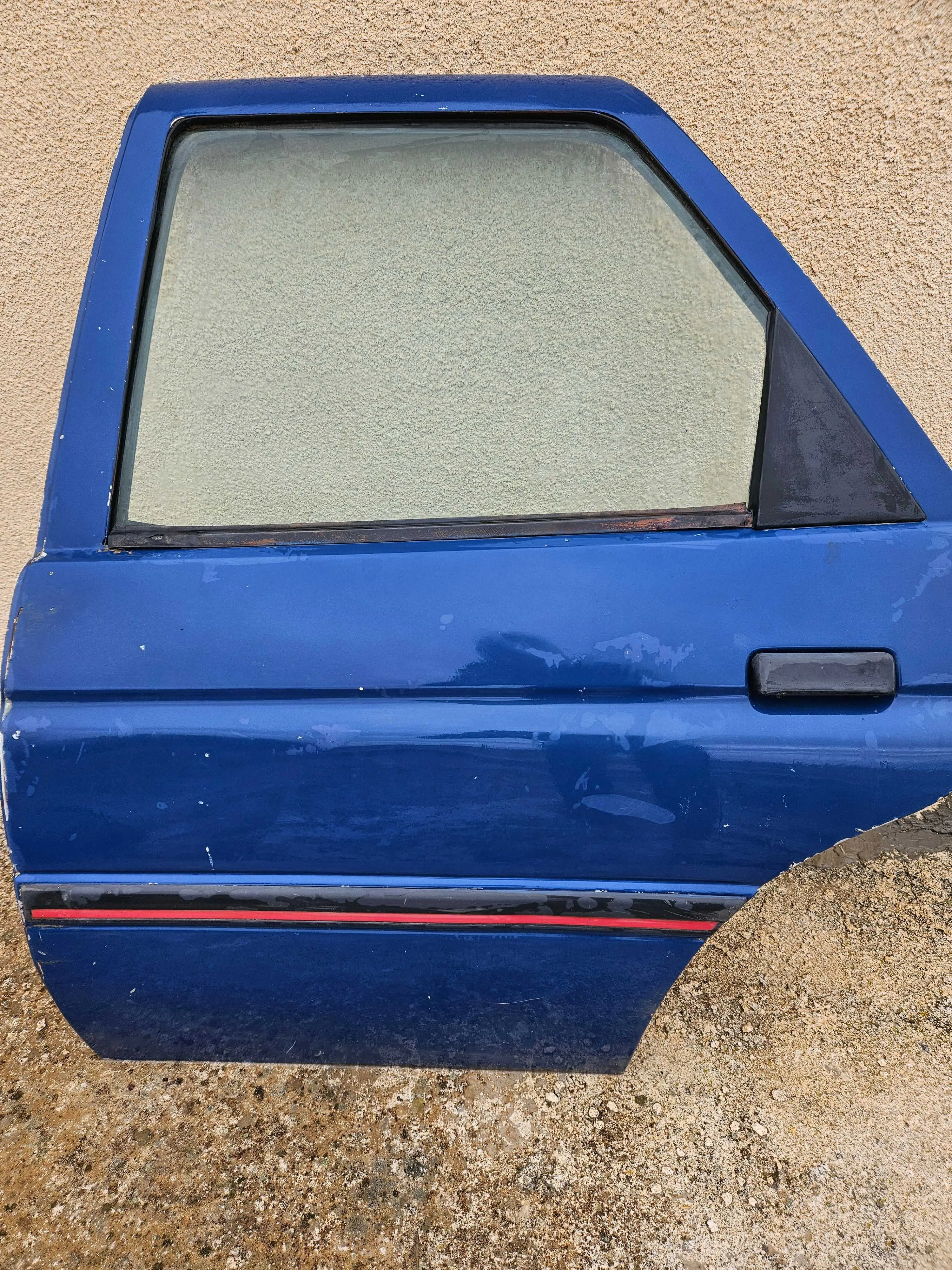  Des pieces de rechange de voiture 1998 Ford Escort à Siliana - Photo 2