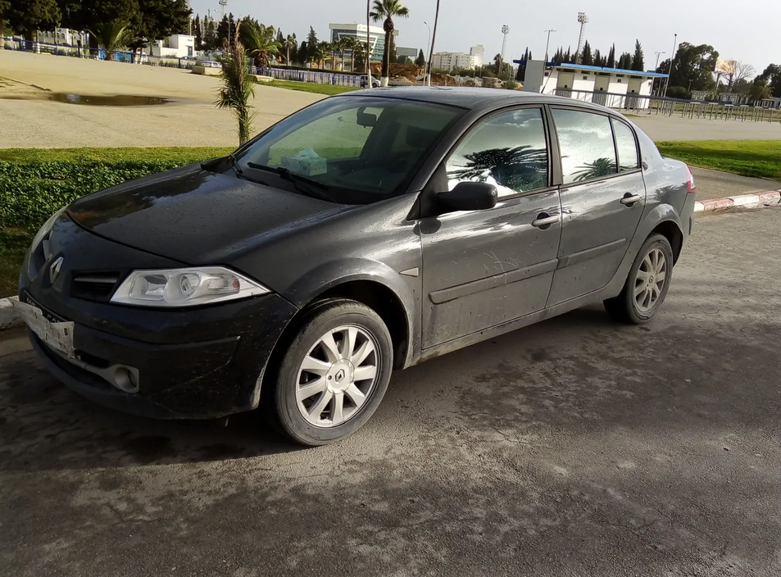  Renault megane sedan 2: dci 1.5 1ére main 2009 T.B.Etat neuf origin Tel:52 321 547 à Tunis - Photo 2