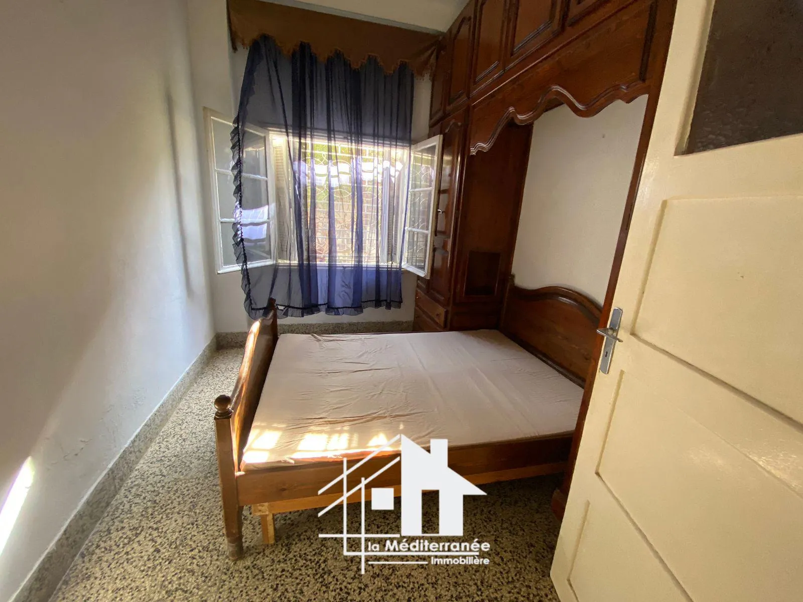  Etage de villa S+2 meublé au 20 mars Bardo à Tunis - Photo 2
