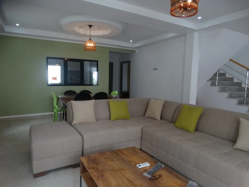  Super bureau 1700 m² en open space au lac 3kram 