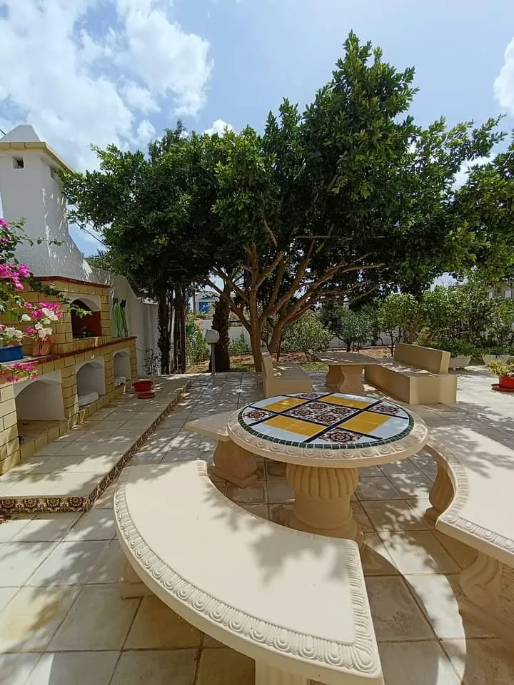  une belle villa meublée a chat l9ibli el haouaria 