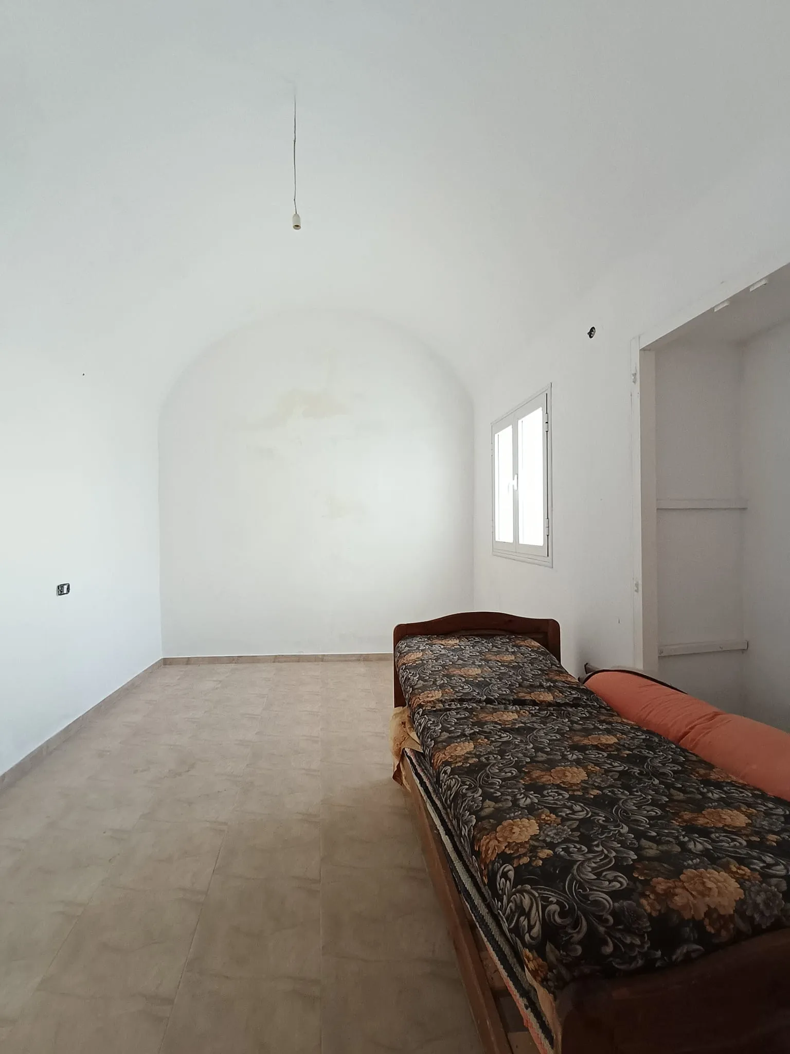  une Maison de style traditionnel s+2 a el haouaria centre ville 