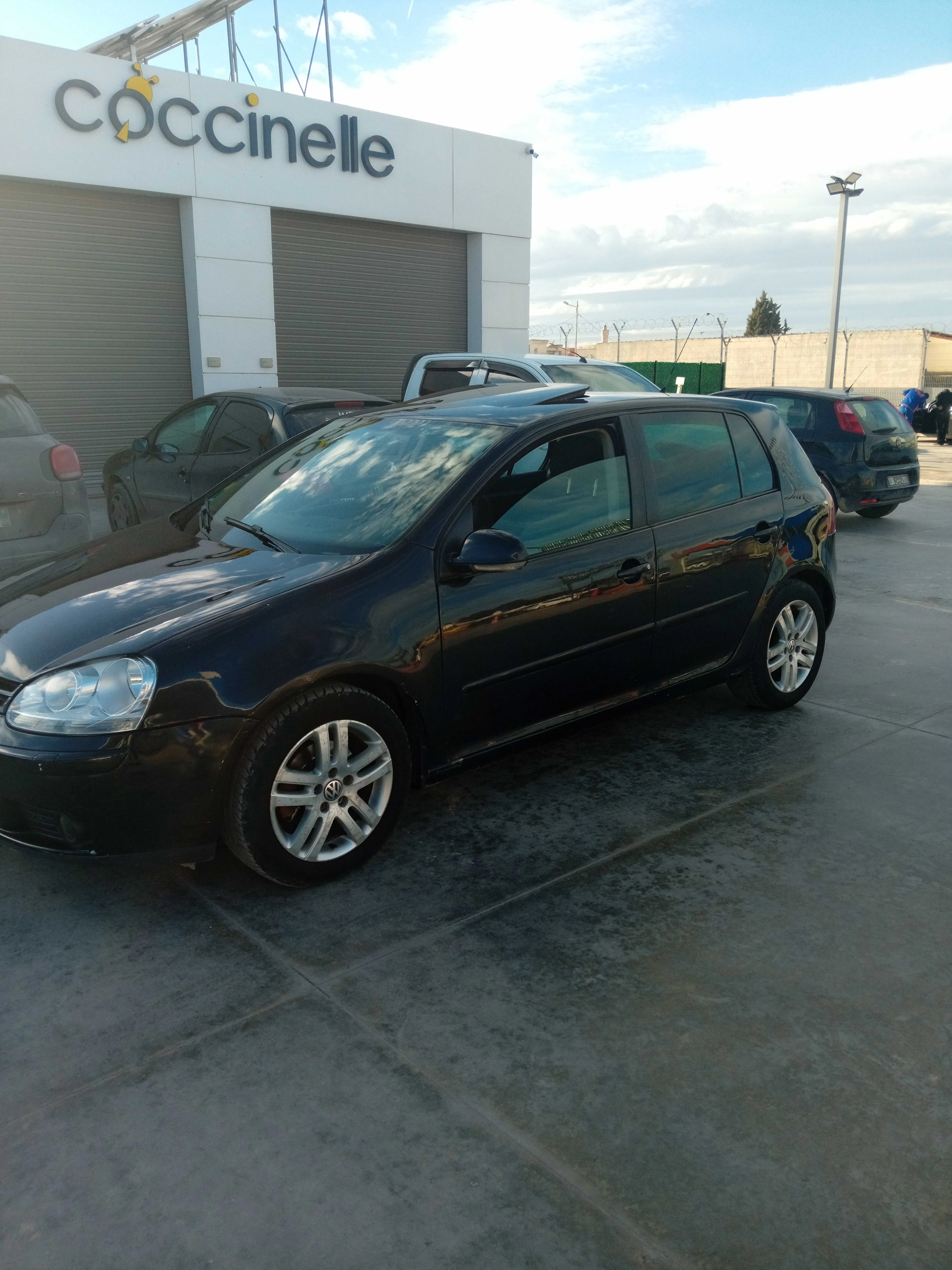  Avendre golf 5 karhba nthifa barcha nm de tlf 96028174 à Tunis - Photo 3