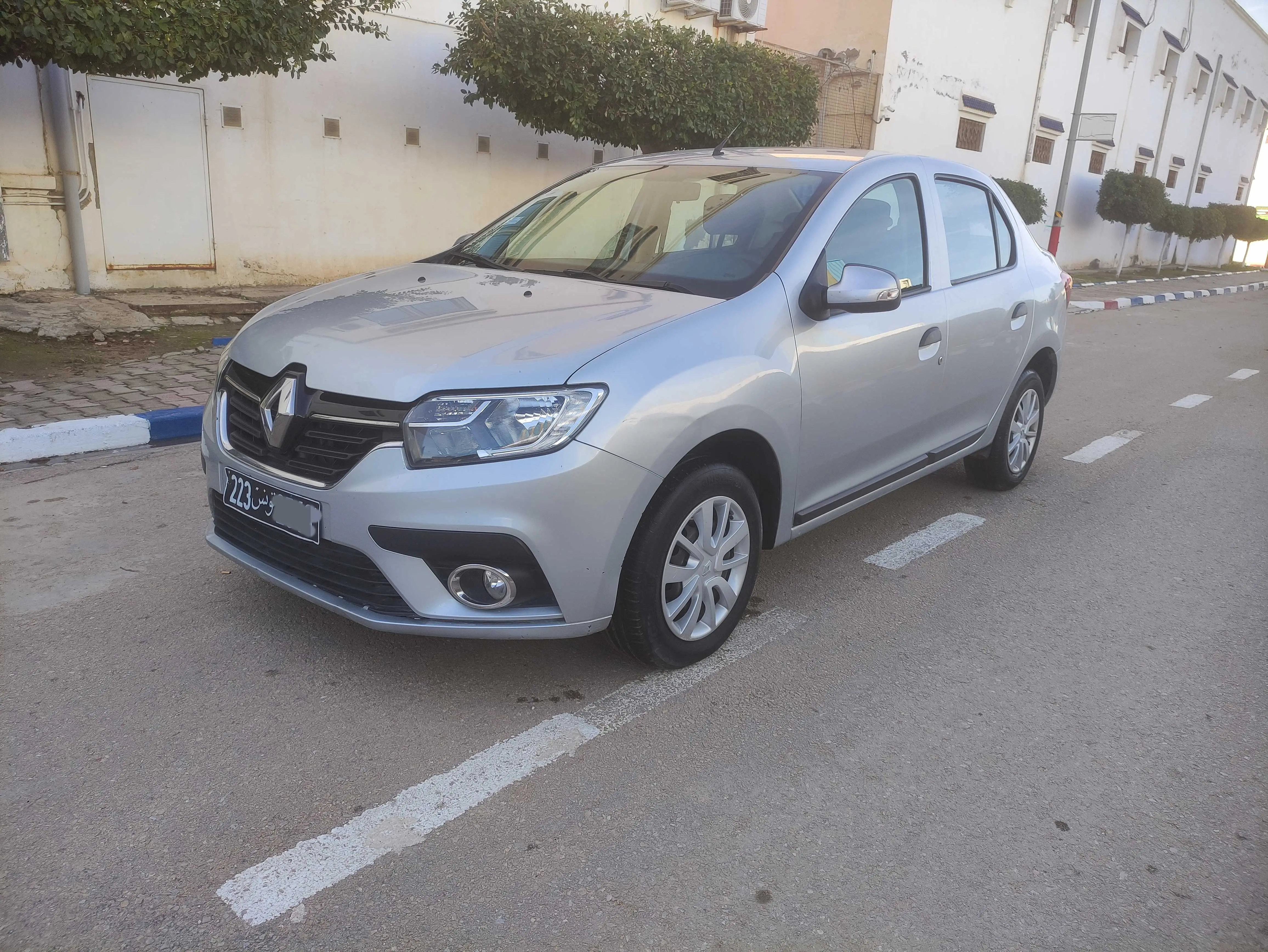  Renault Symbol Confort à Zaghouan - Photo 2