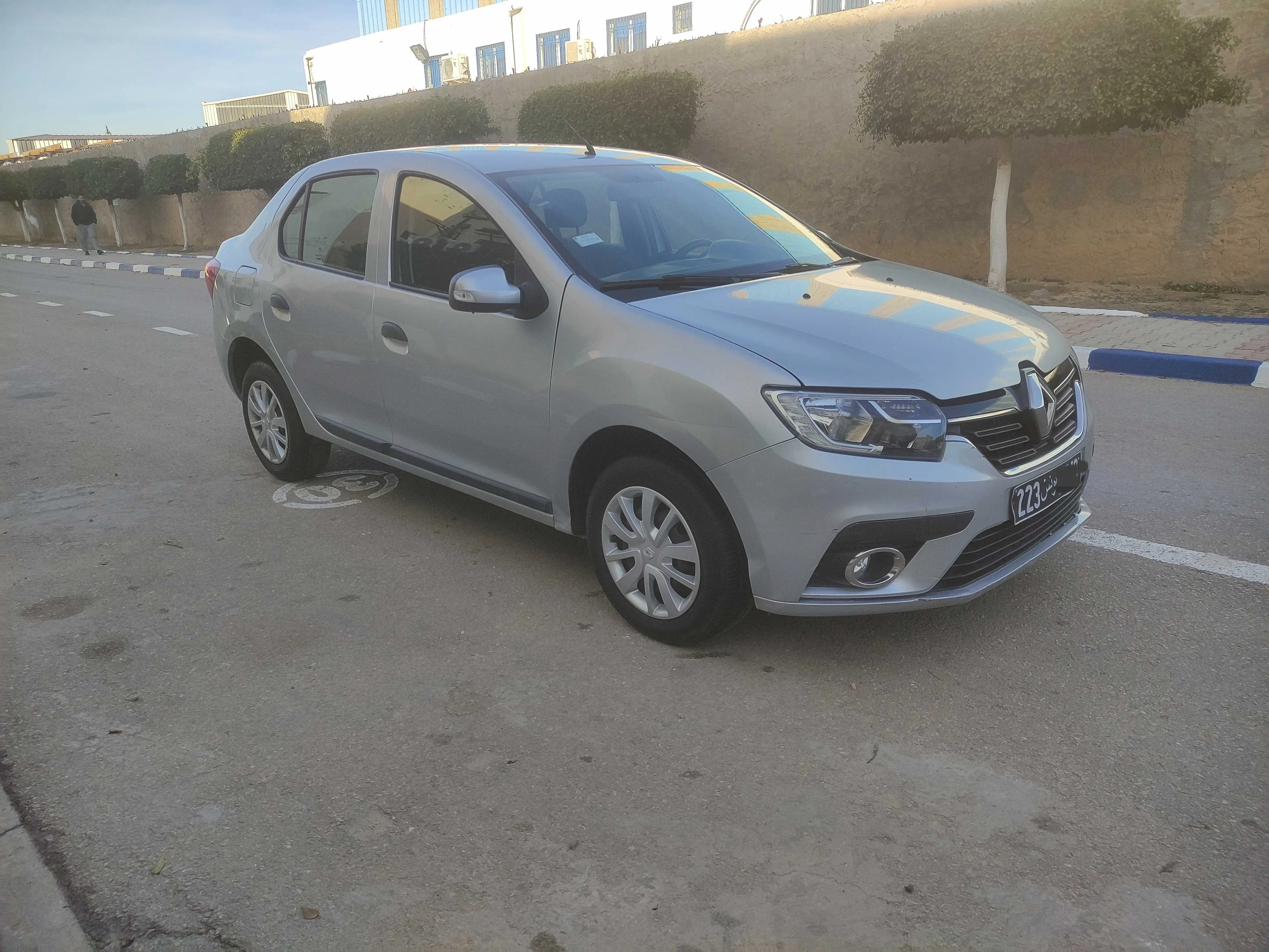  Renault Symbol Confort à Zaghouan - Photo 3